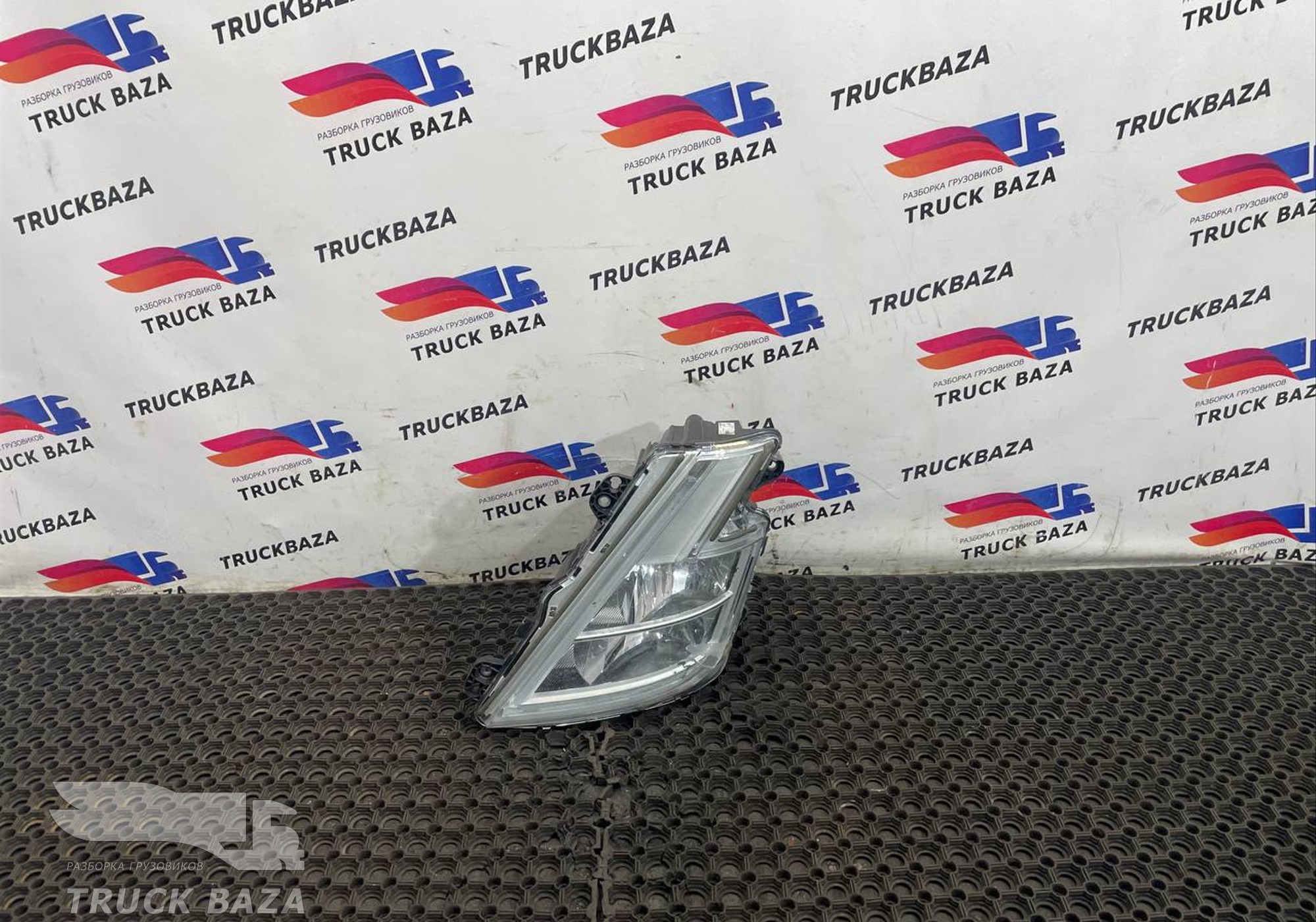23752668 Фара левая для Volvo FH 5