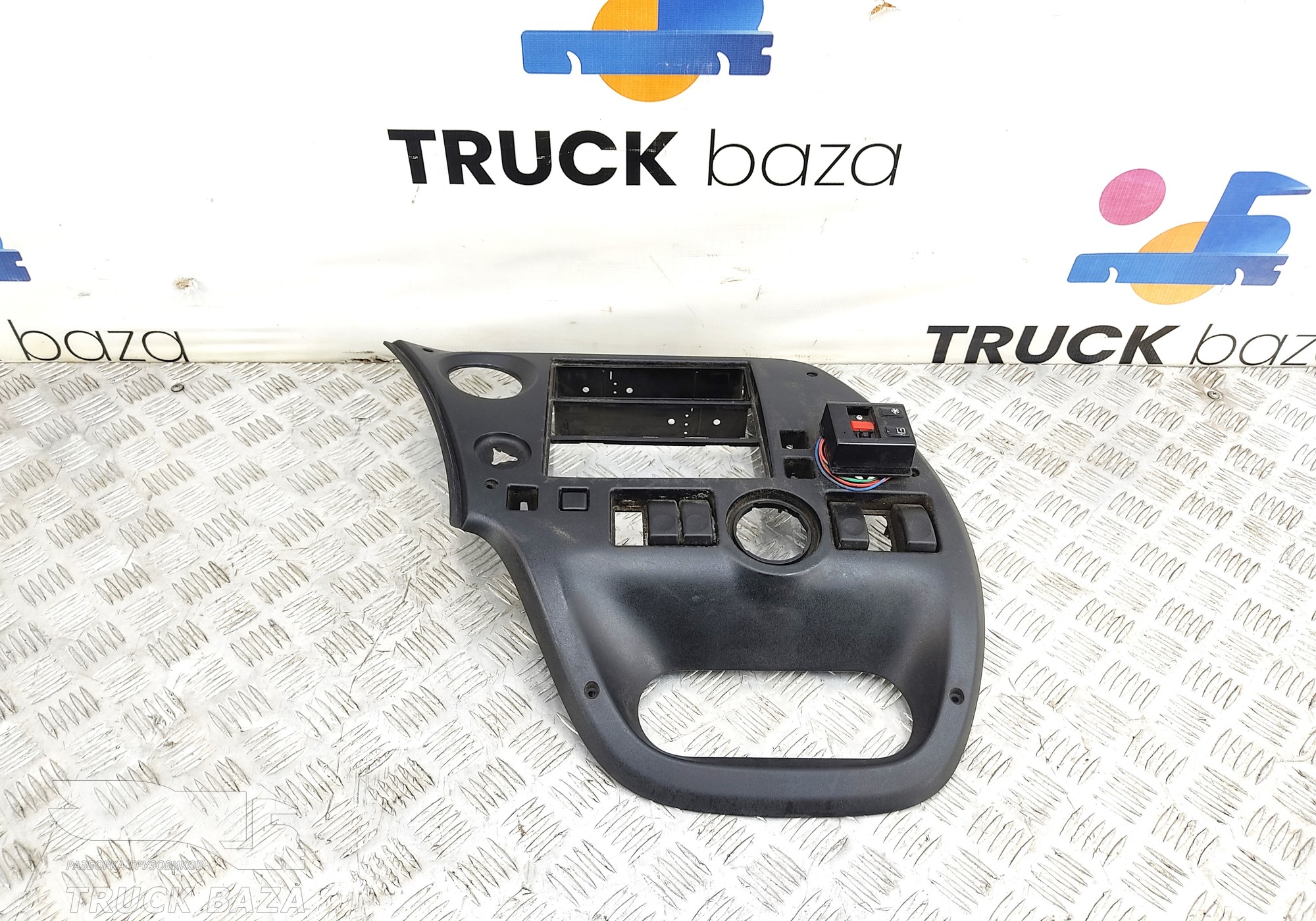 1634735 Рамка приборной панели для Daf XF105 (с 2005)