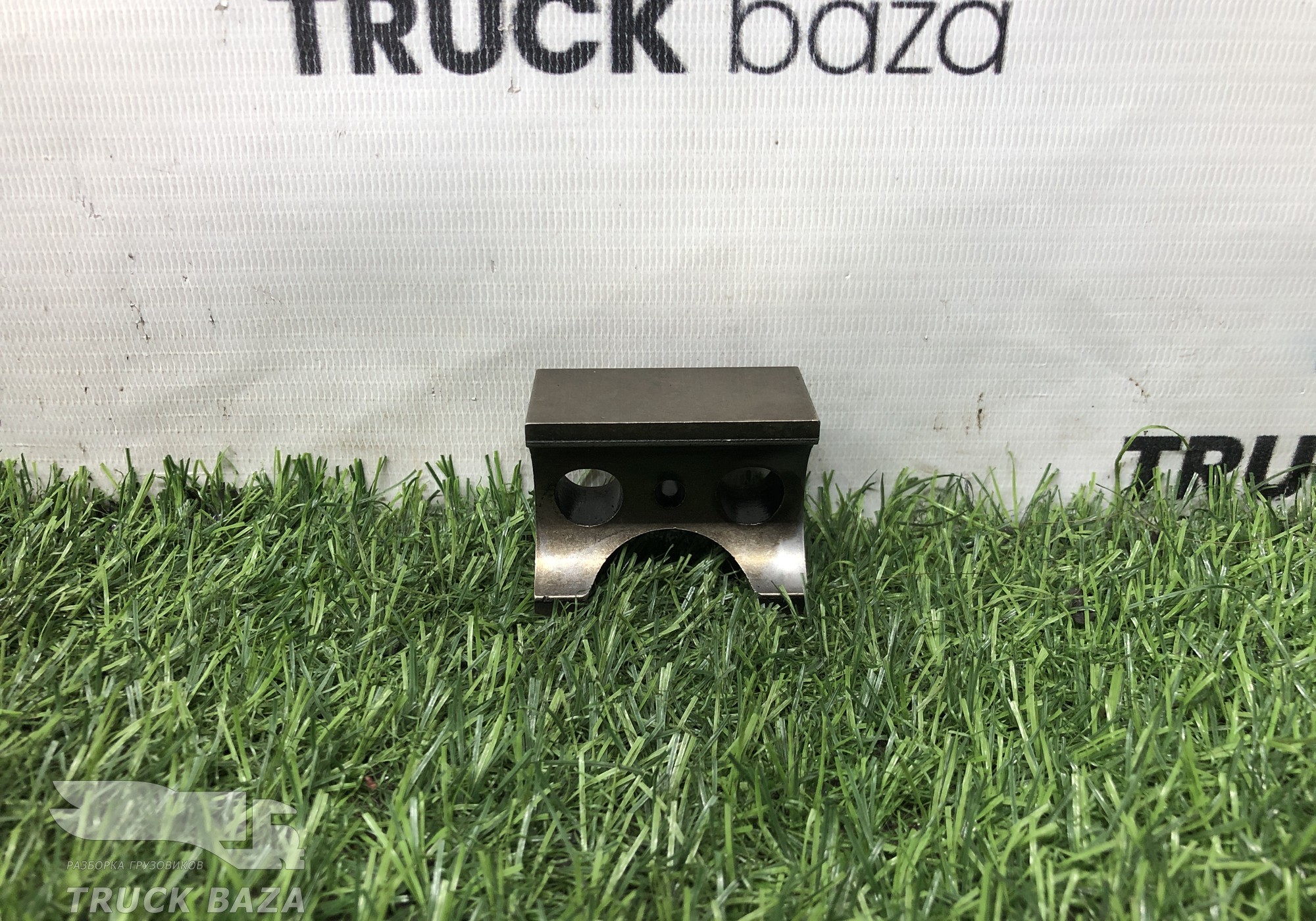 51042020136 Кронштейн вала рокеров