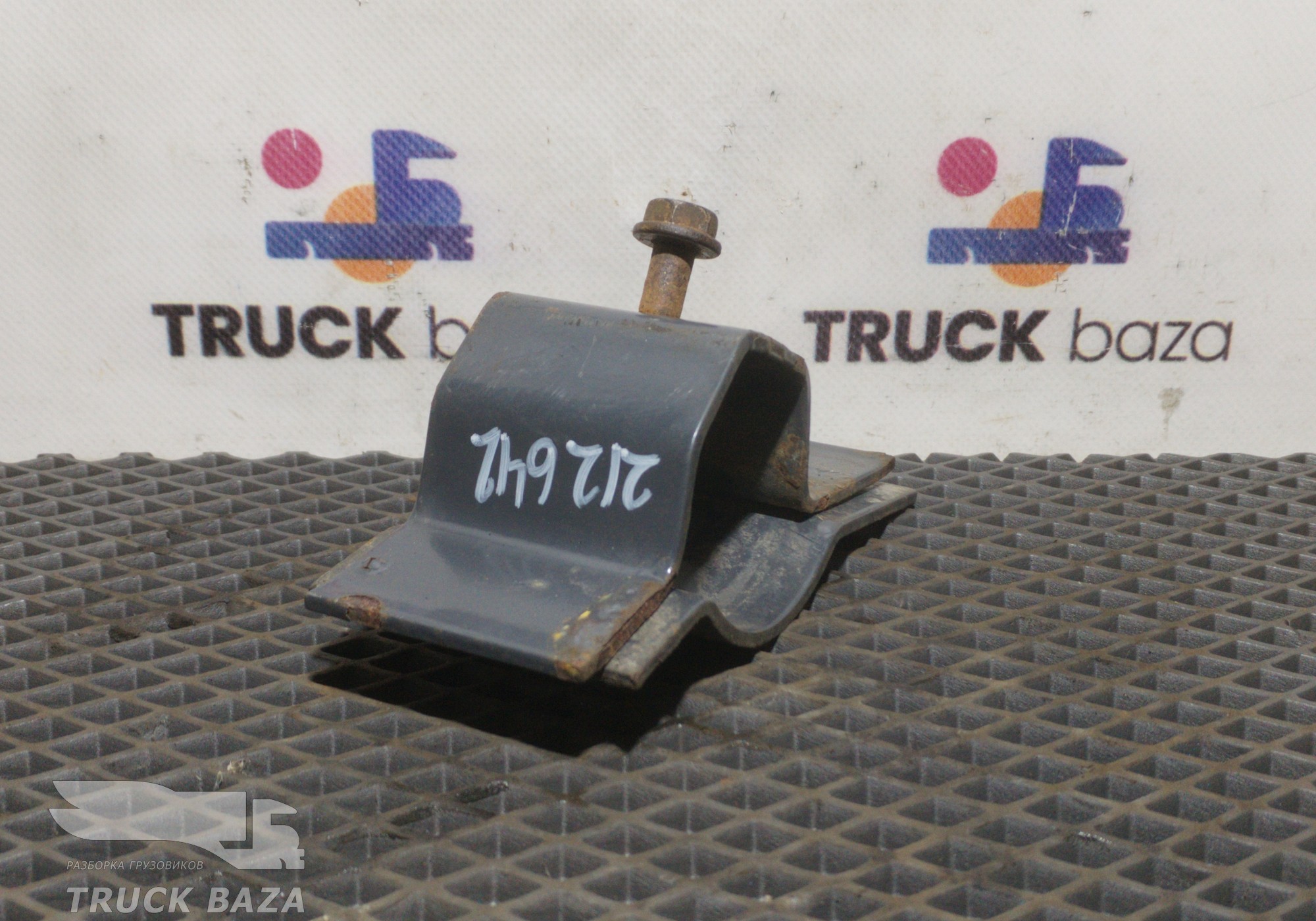 A9305210097 Кронштейн крыла заднего для Mercedes-Benz Axor I (с 2001 по 2004)