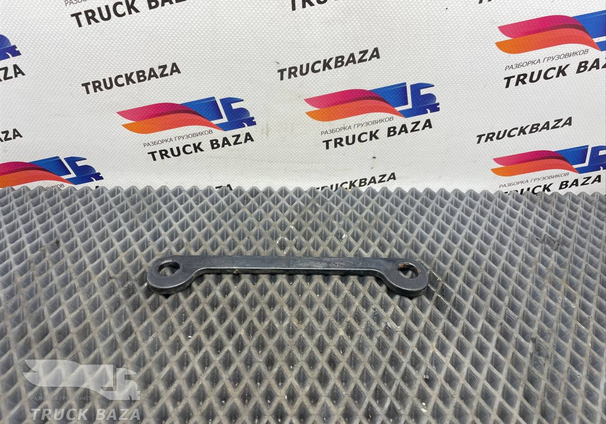 81418600276 Проставка аккумуляторного ящика для Man TGX TG3 (с 2020)