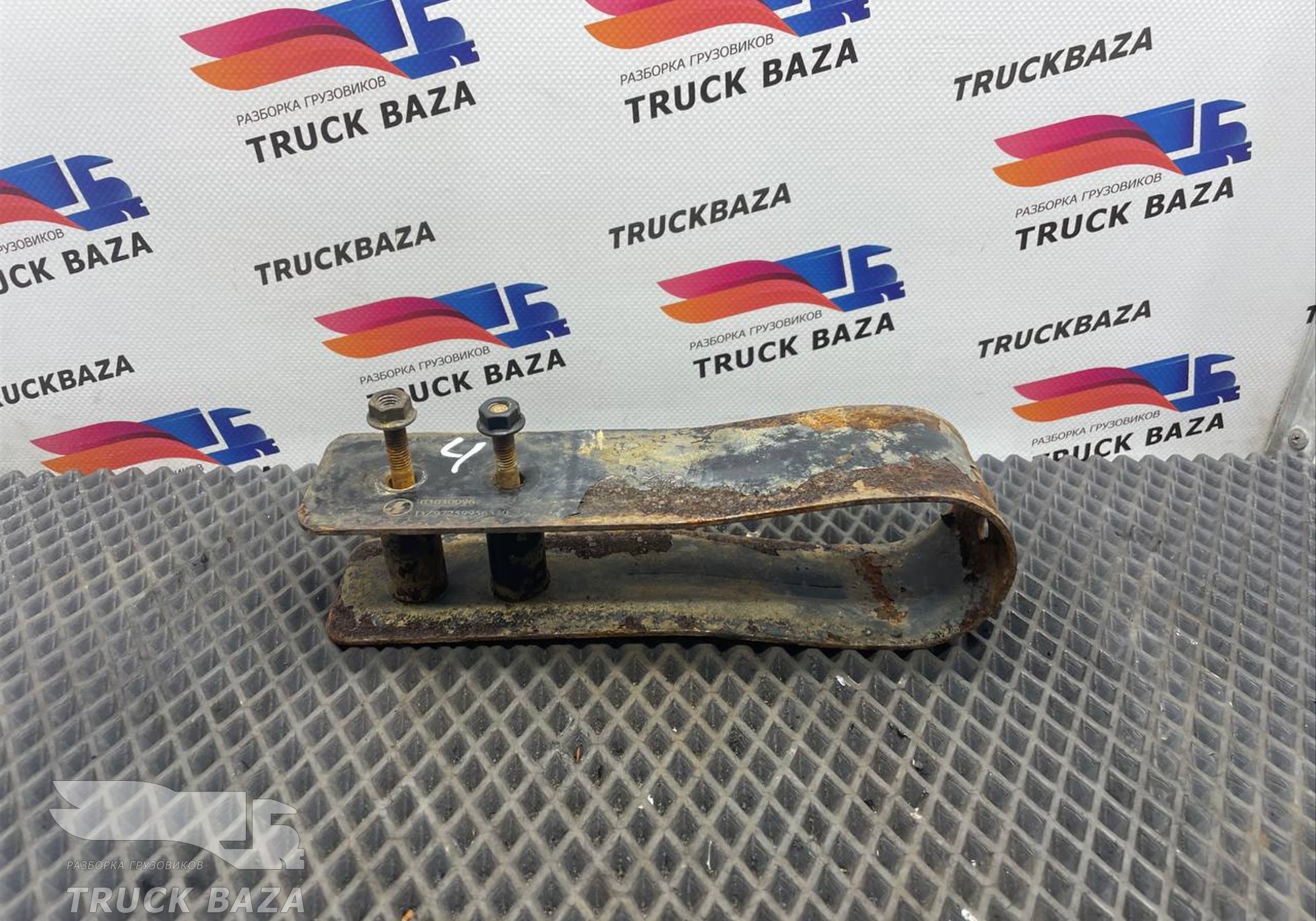 DZ97259956530 Кронштейн промежуточного соединения для Shacman X3000 (с 2014)