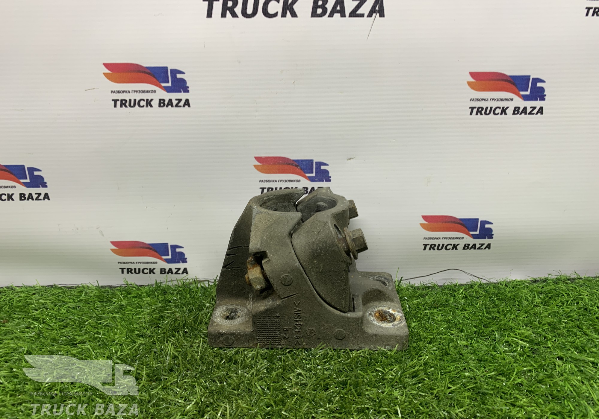 21213203 Кронштейн крыла заднего