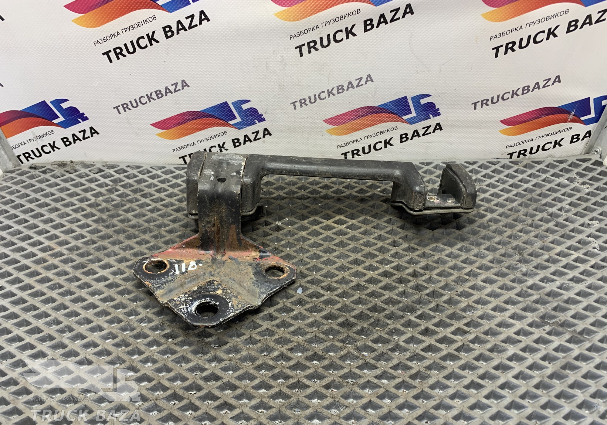 81970010378 Ручка решетки радиатора правая для Man F2000 I (с 1994 по 1998)