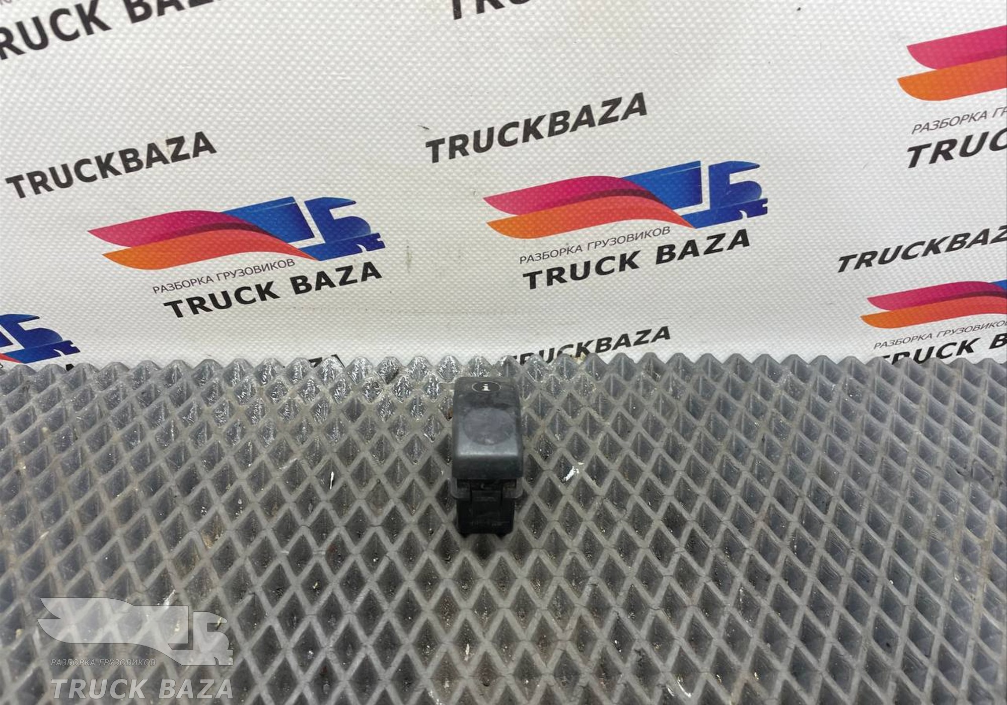 1339011 Кнопка многофункциональная для Daf XF105 (с 2005)