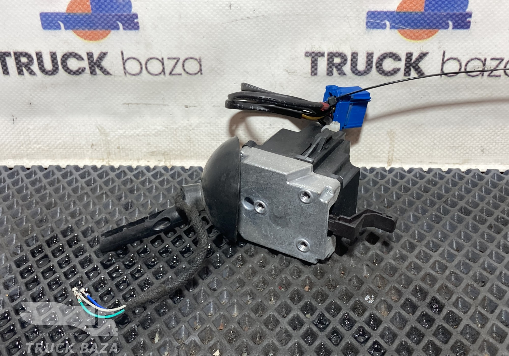 6065001 Переключатель подрулевой левый для КАМАЗ 54901