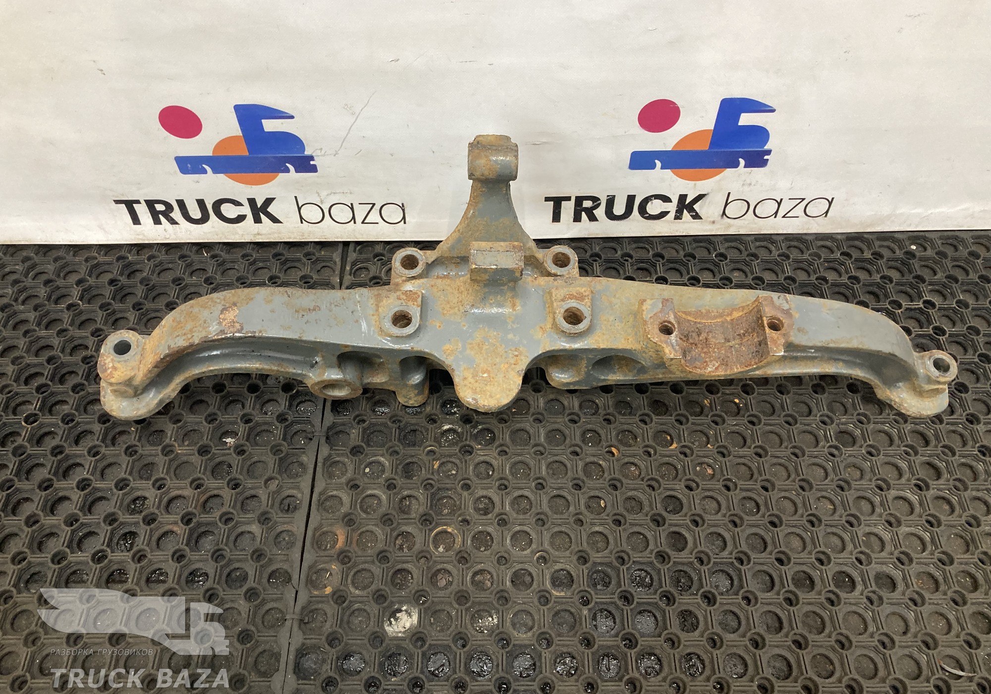 WG9925528080 Кронштейн пневморессоры левый для Sinotruk Sitrak C7H
