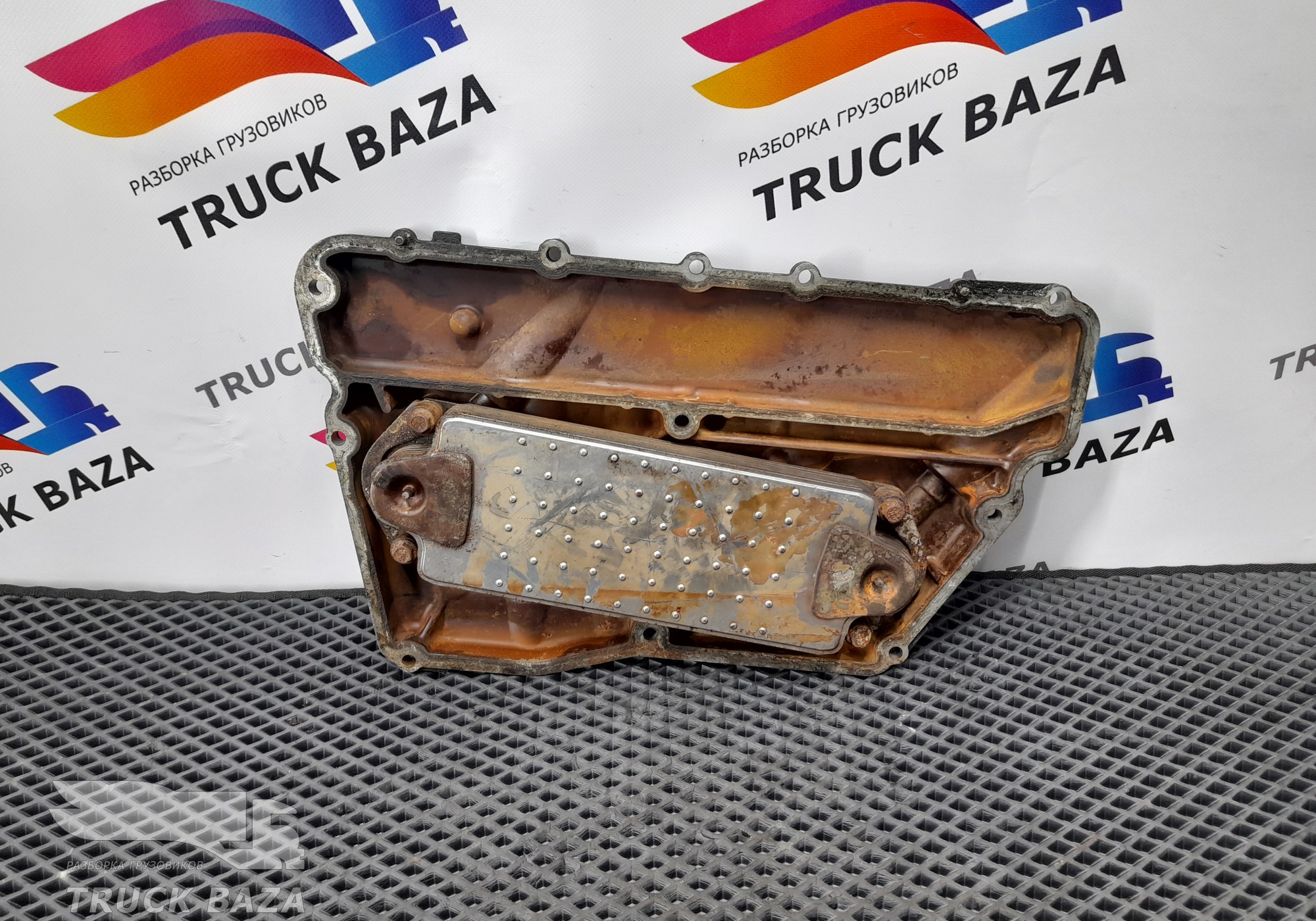 81258067021 Радиатор масляный для Scania 5-series