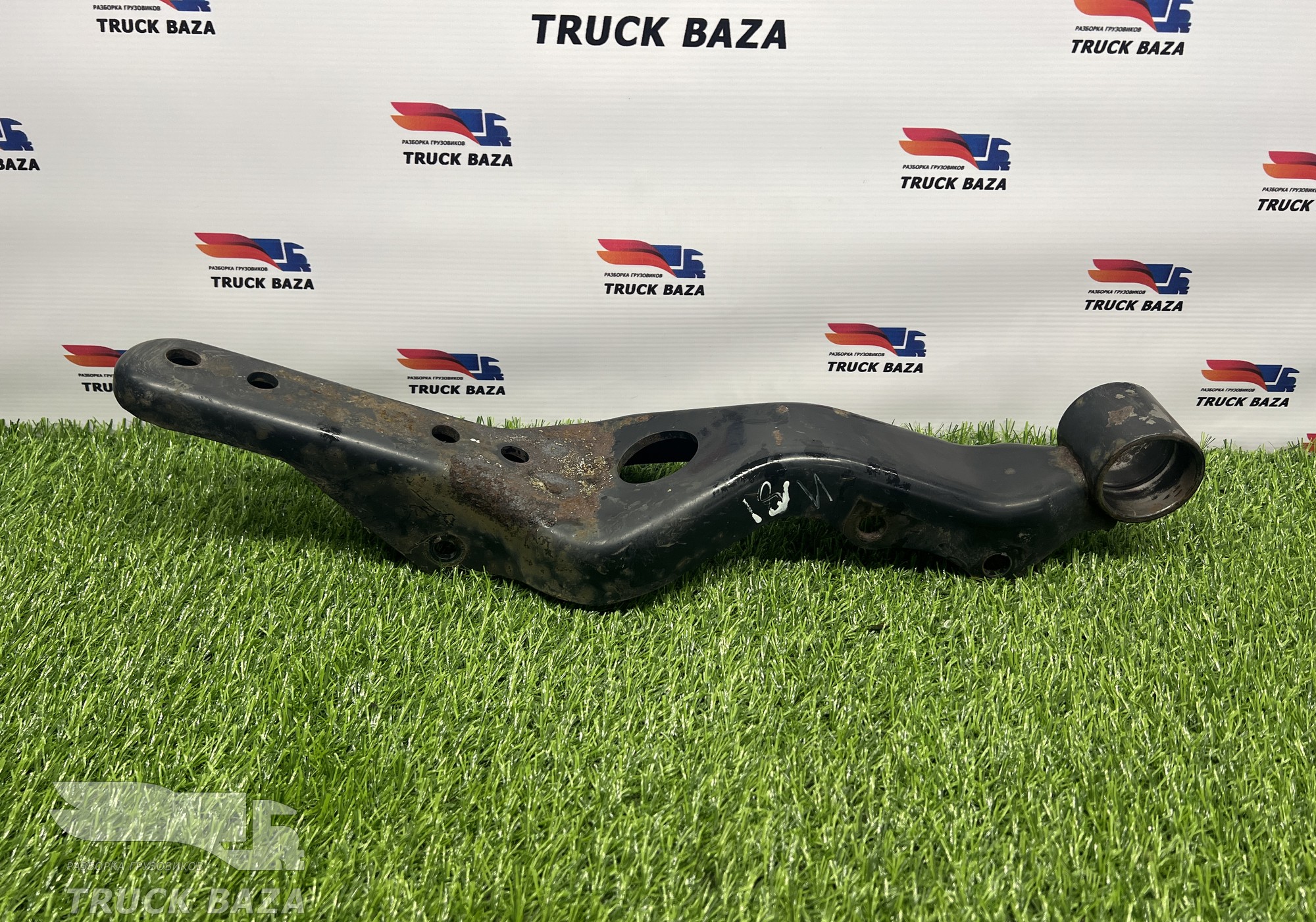 85417016001 Кронштейн замка кабины