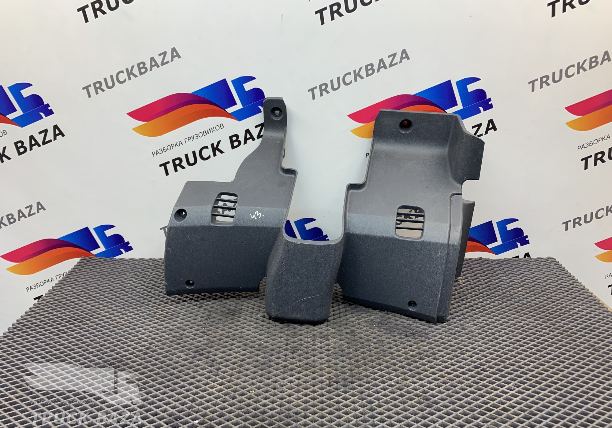 1425953 Накладка панели приборов для Scania 5-series T (с 2004 по 2016)