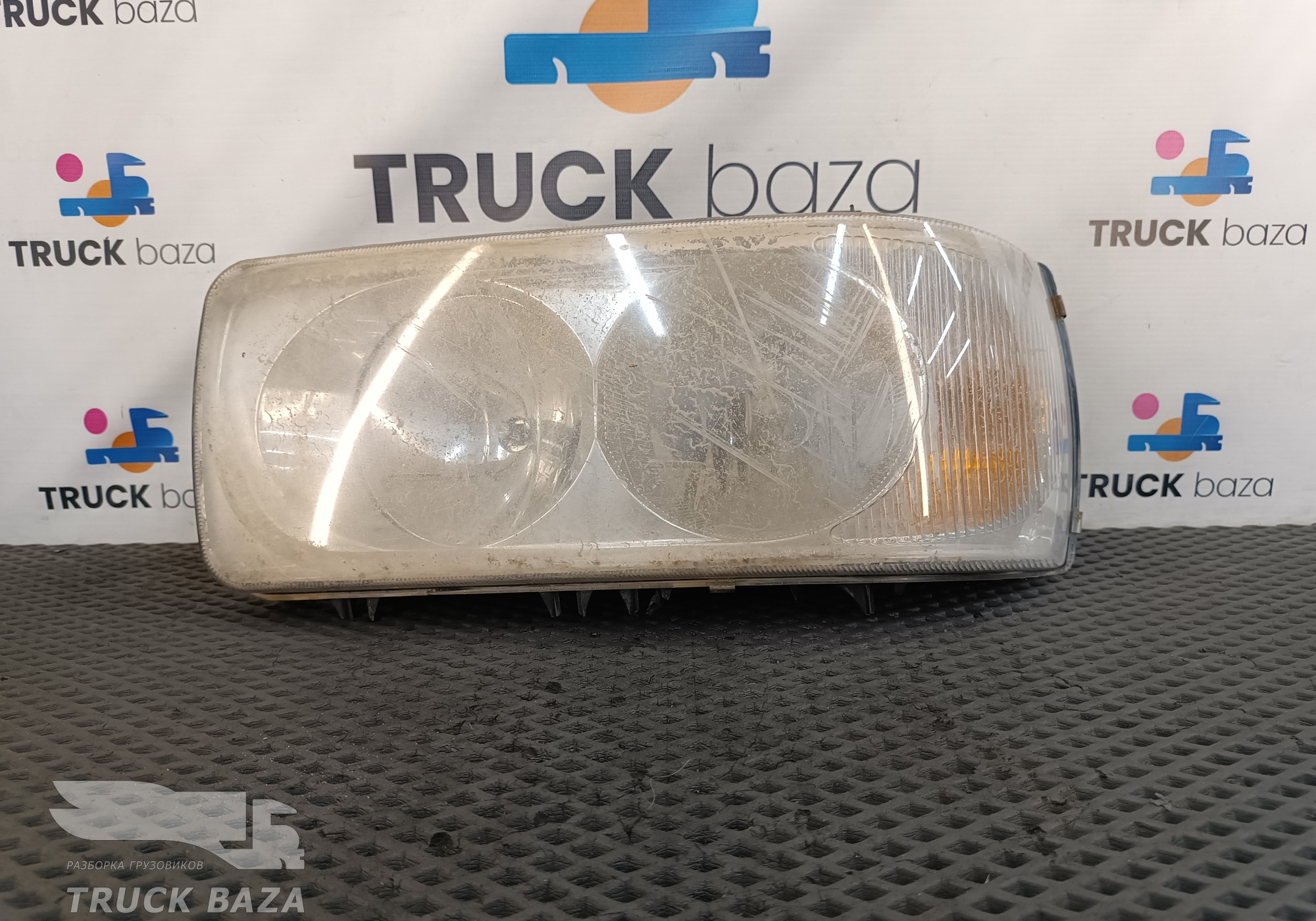 084501101RM Фара правая для Daf
