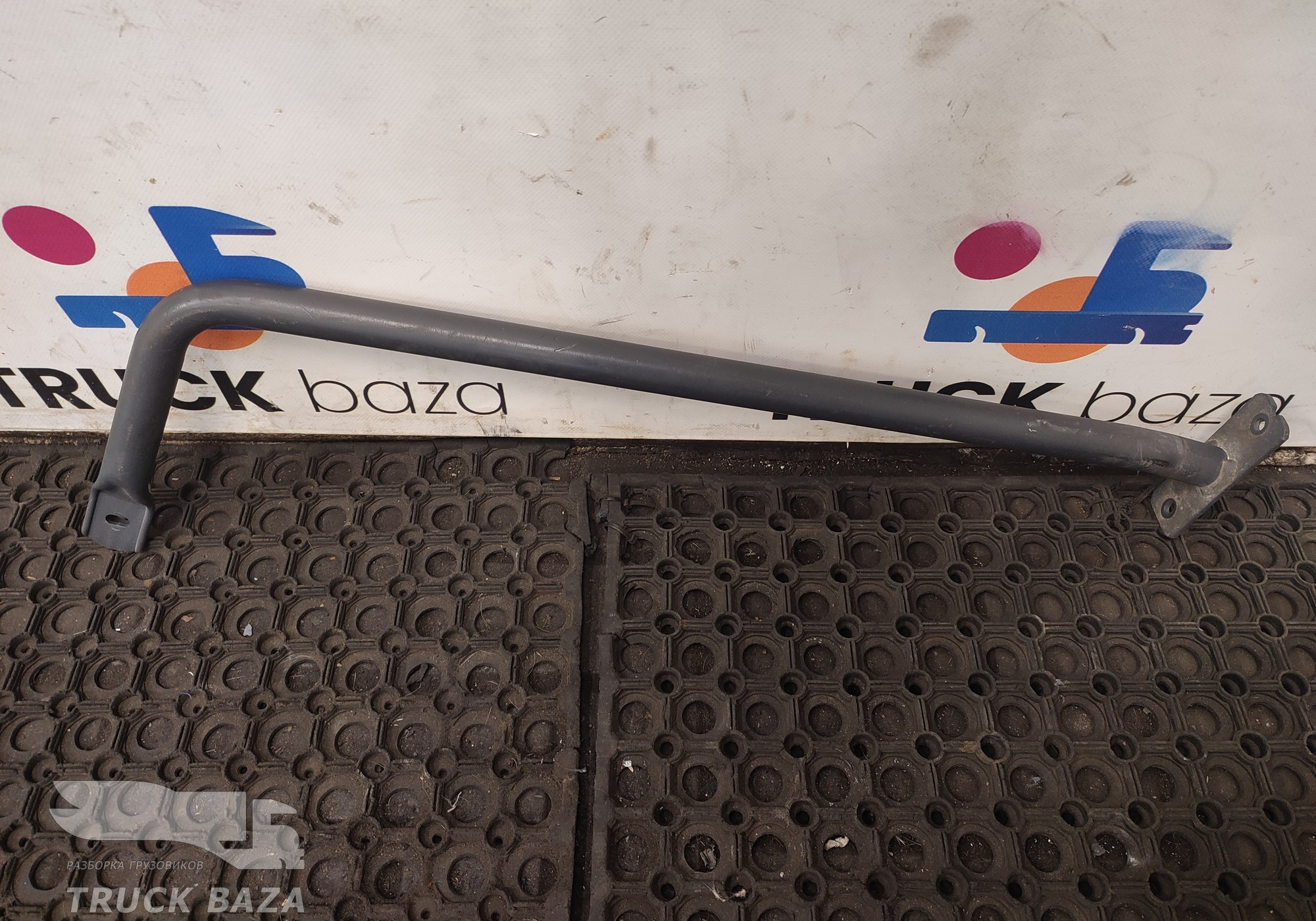 7482575162 Поручень кабины задний правый для Renault T (с 2013)