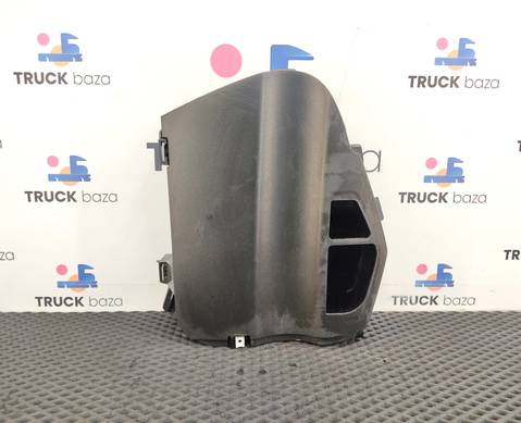 81617016352 Накладка торпедо левая для Man