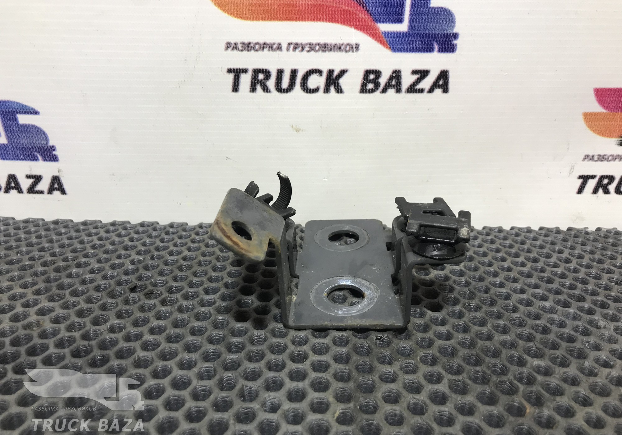 21780084 Кронштейн тормозных трубок для Volvo