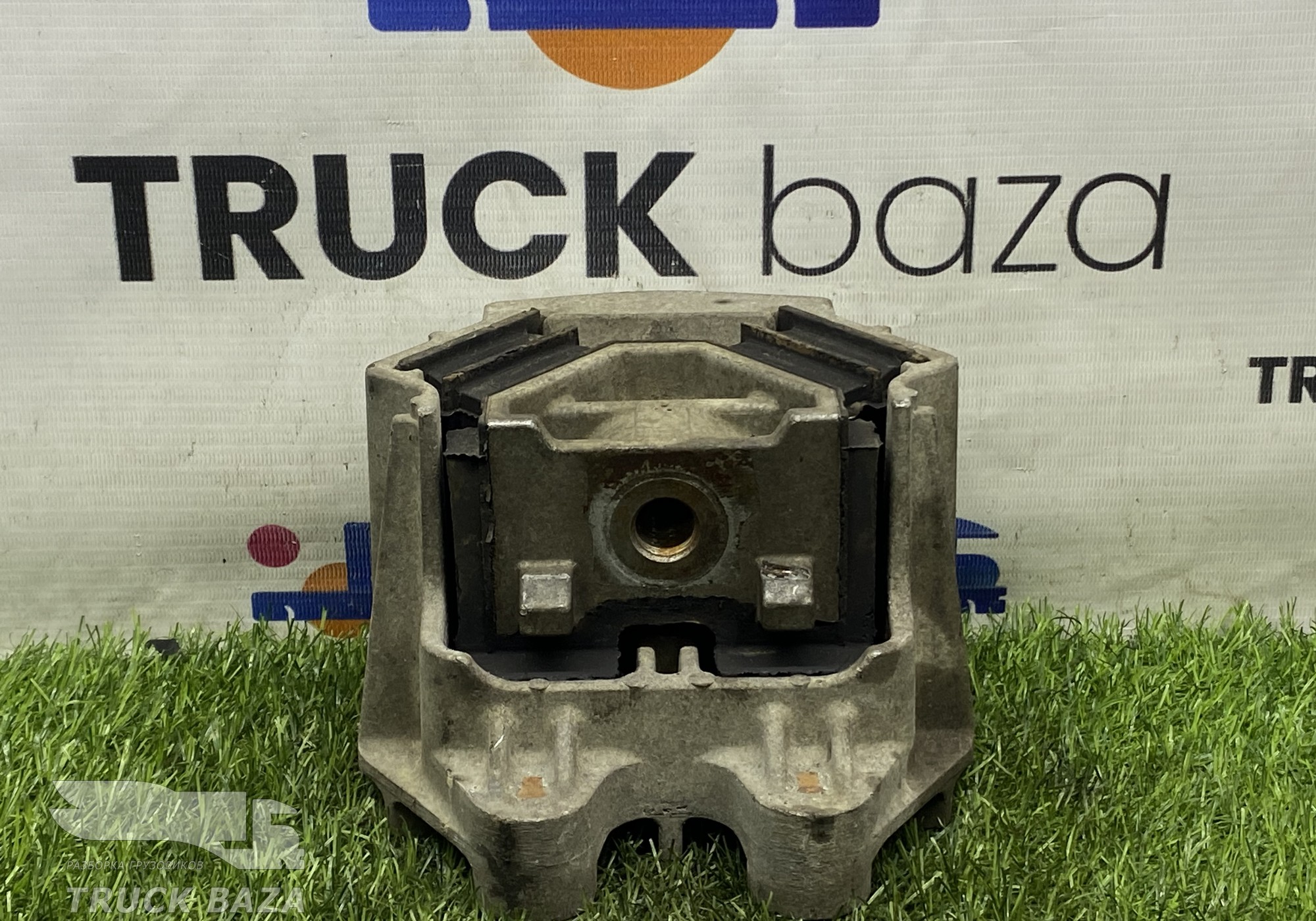 81962100571 Подушка двигателя передняя