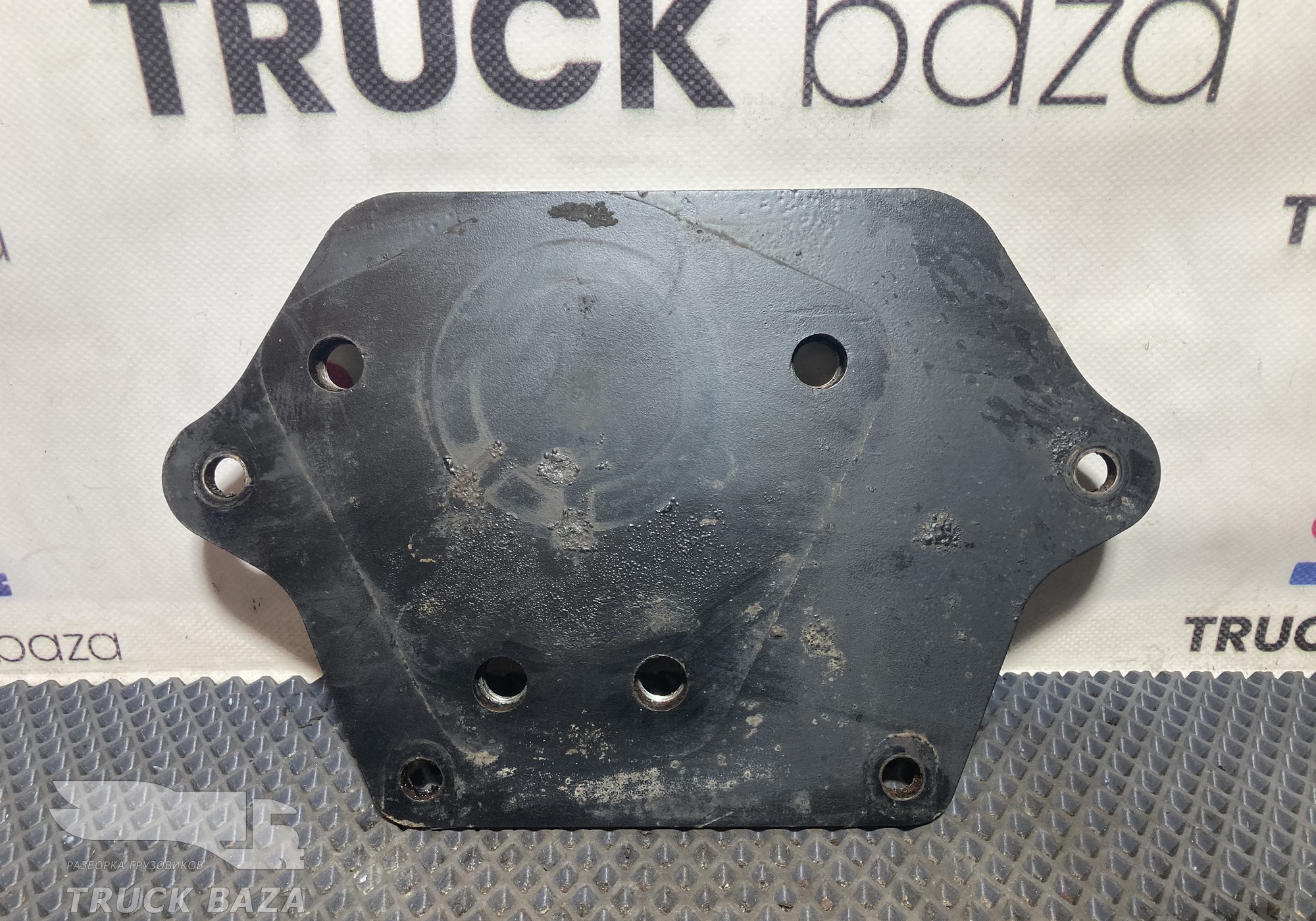 549018404184 Кронштейн крепления траверсы правый для КАМАЗ 54901