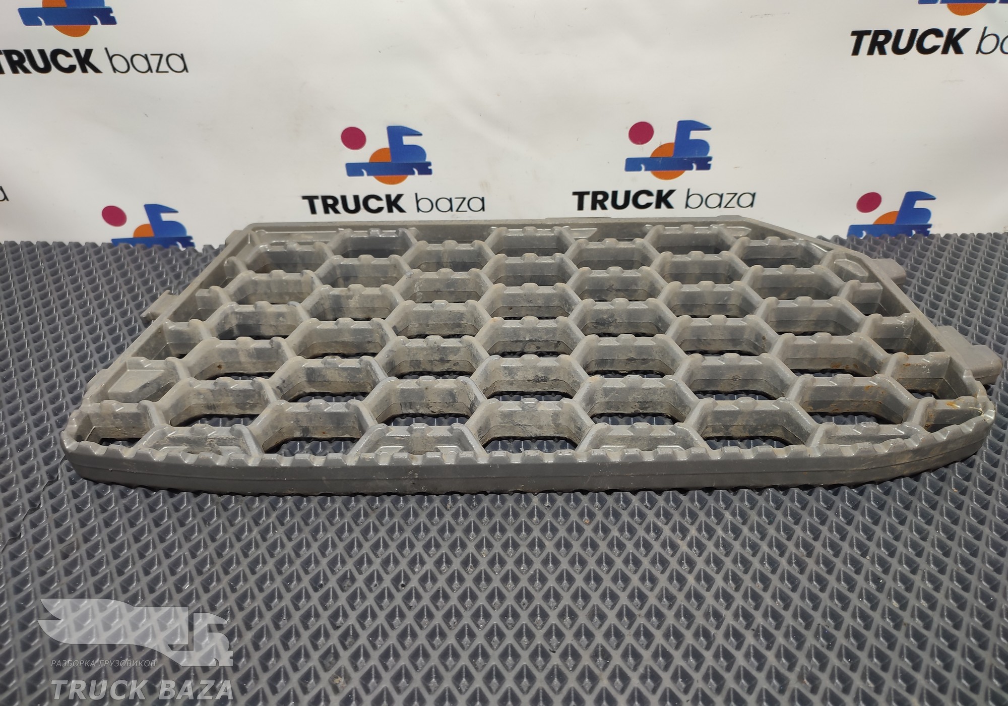 2418455 Ступенька подножки для Scania 6-series R (с 2016)