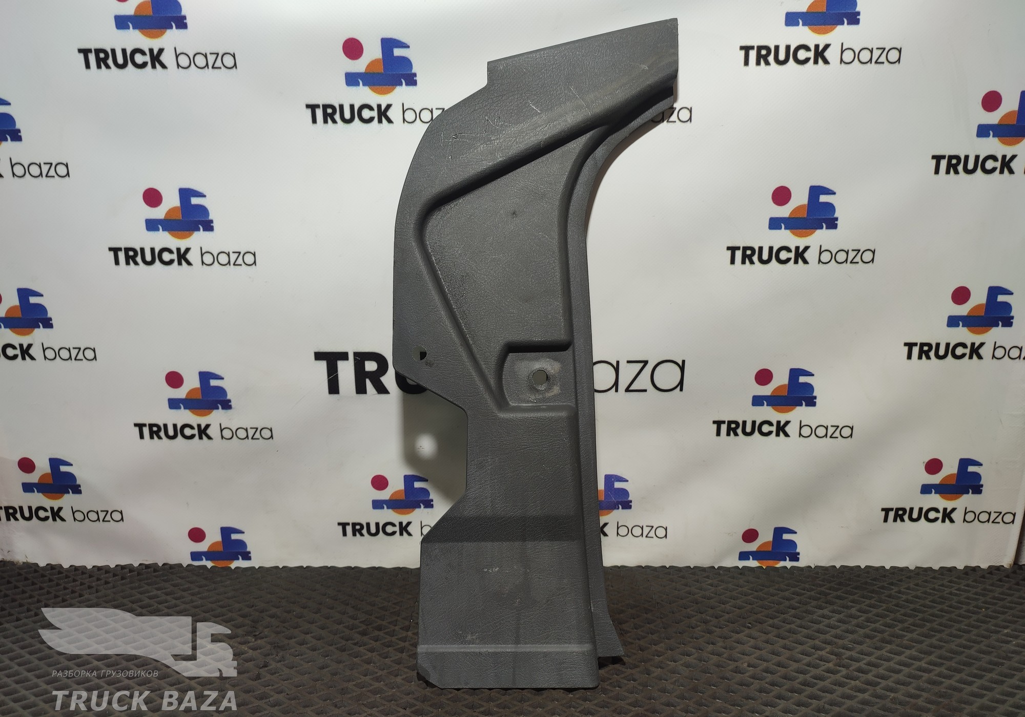 20593797 Накладка стойки левой лобового стекла для Volvo FM II (с 2002)
