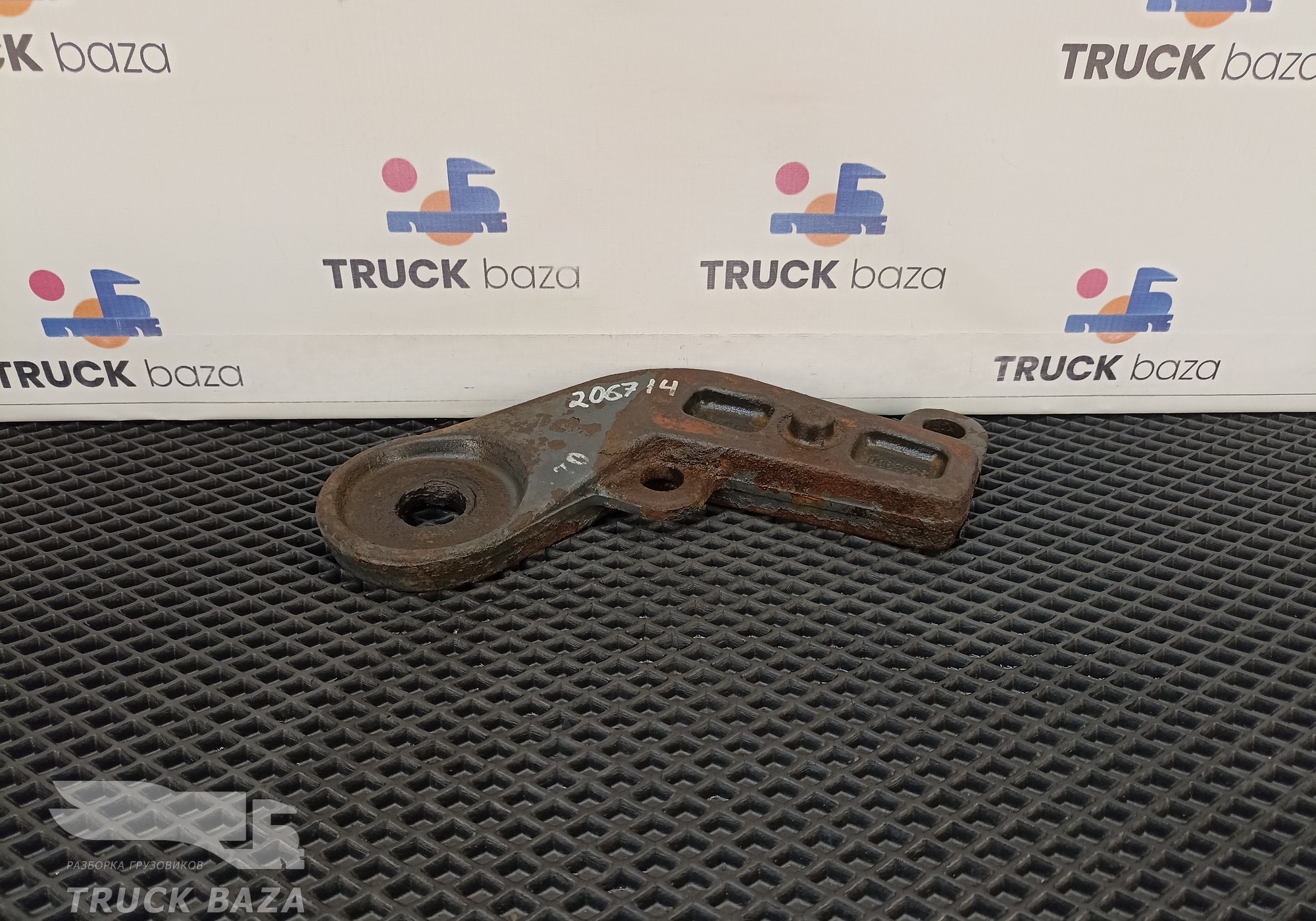 1740950 Кронштейн амортизатора левый для Daf