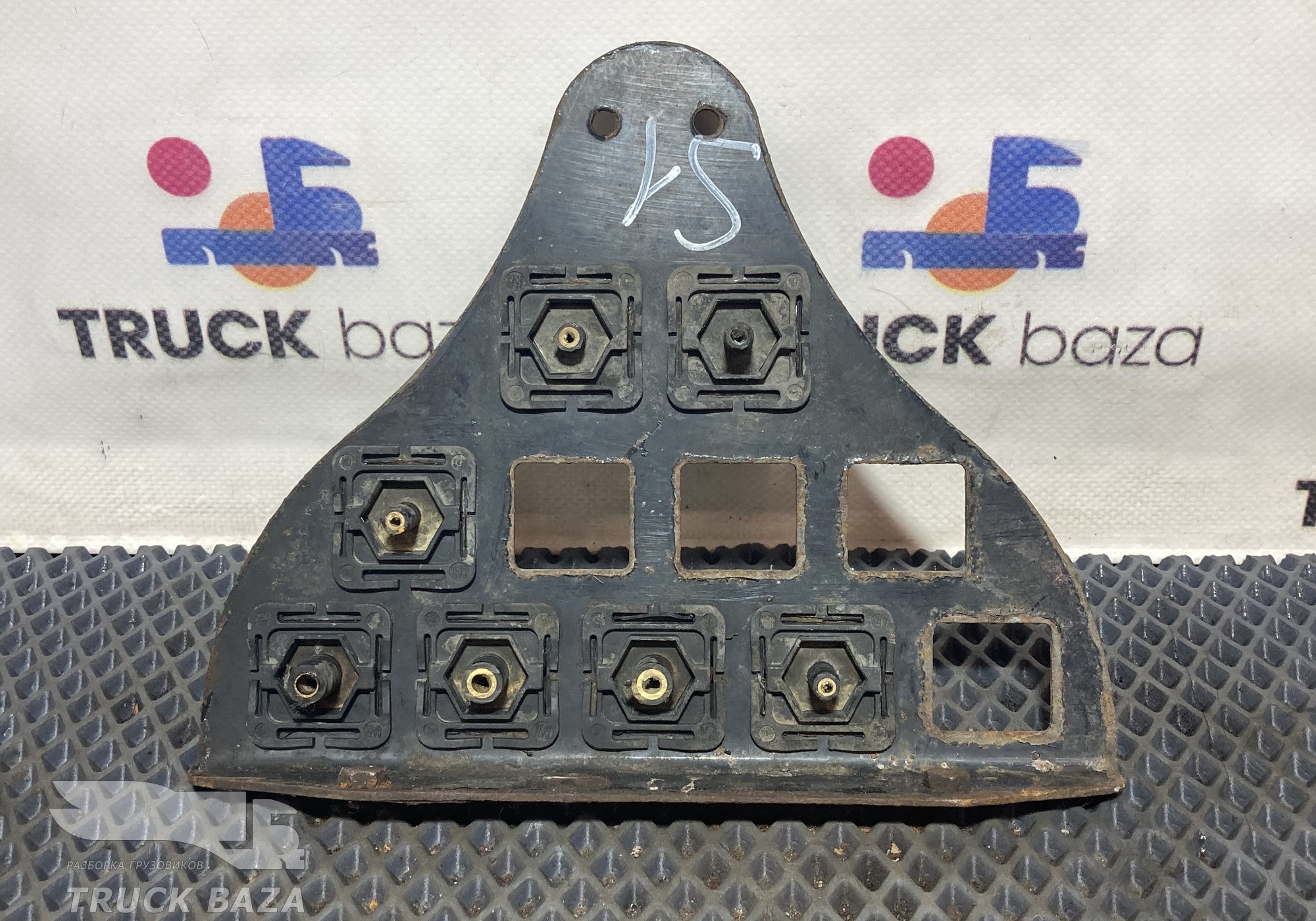 81517150606 Кронштейн трубок