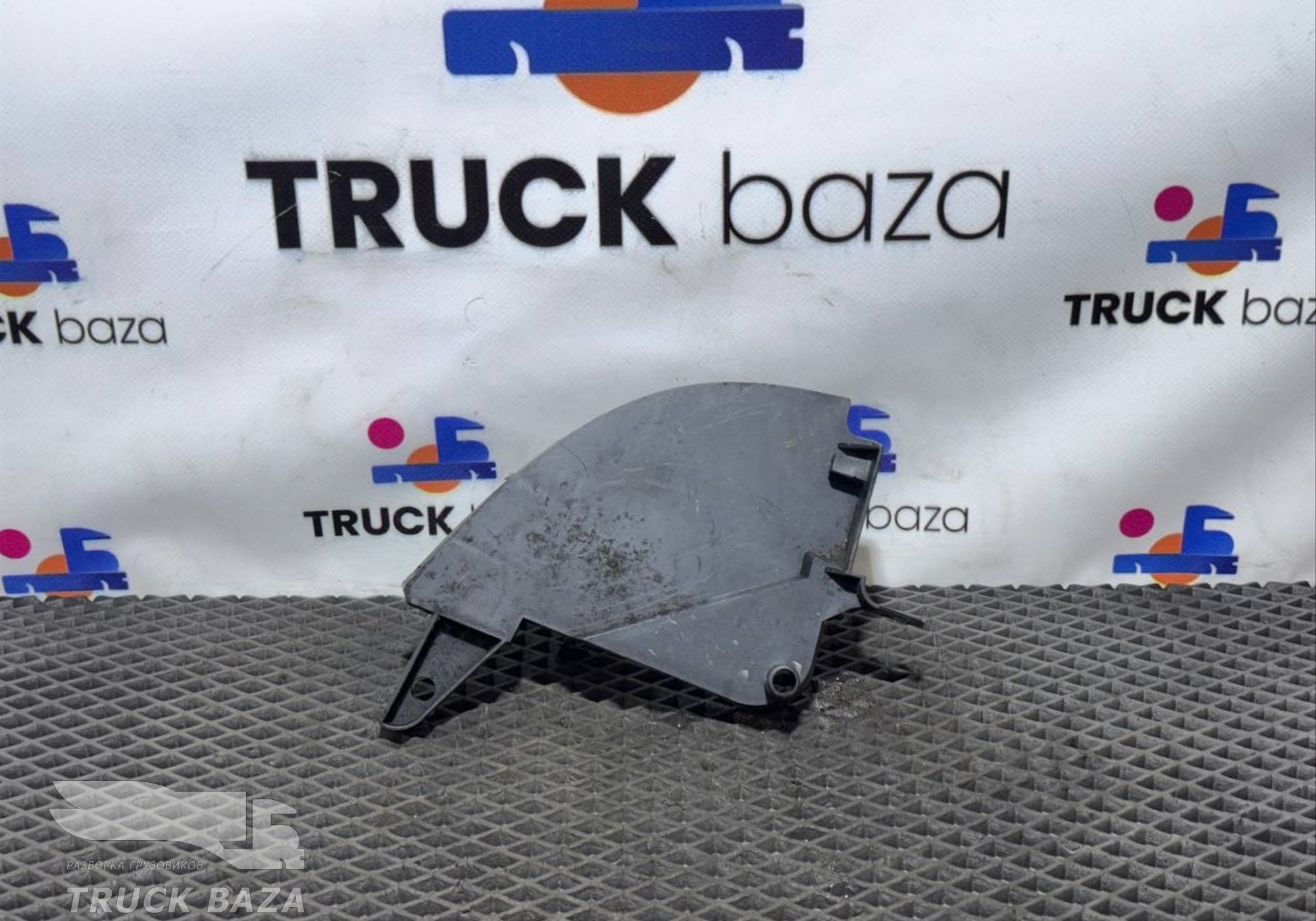 812W624400049 Кронштейн дефлектора кабины левый для Sinotruk Sitrak C7H