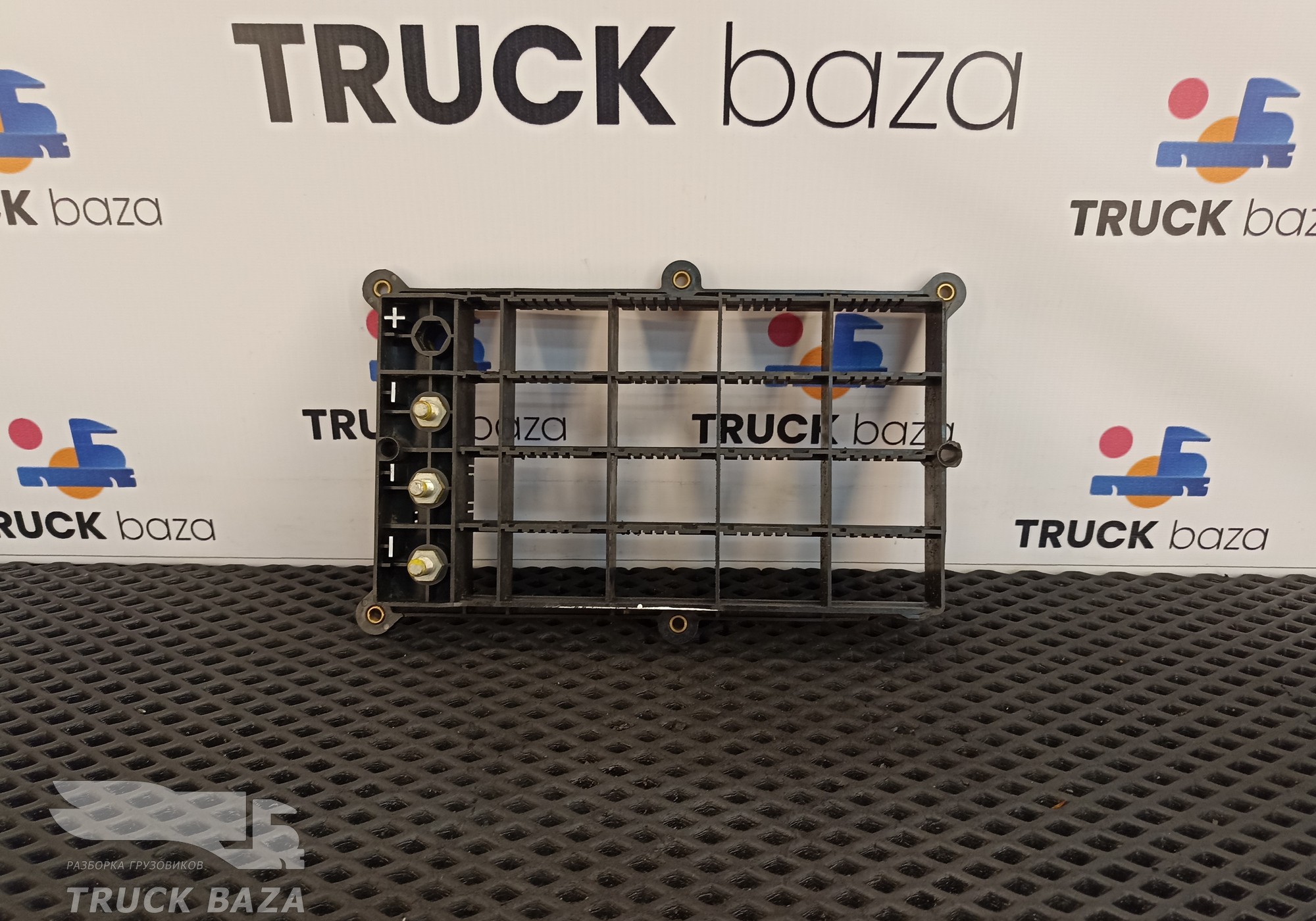 1365787 Рамка проводки для Daf CF