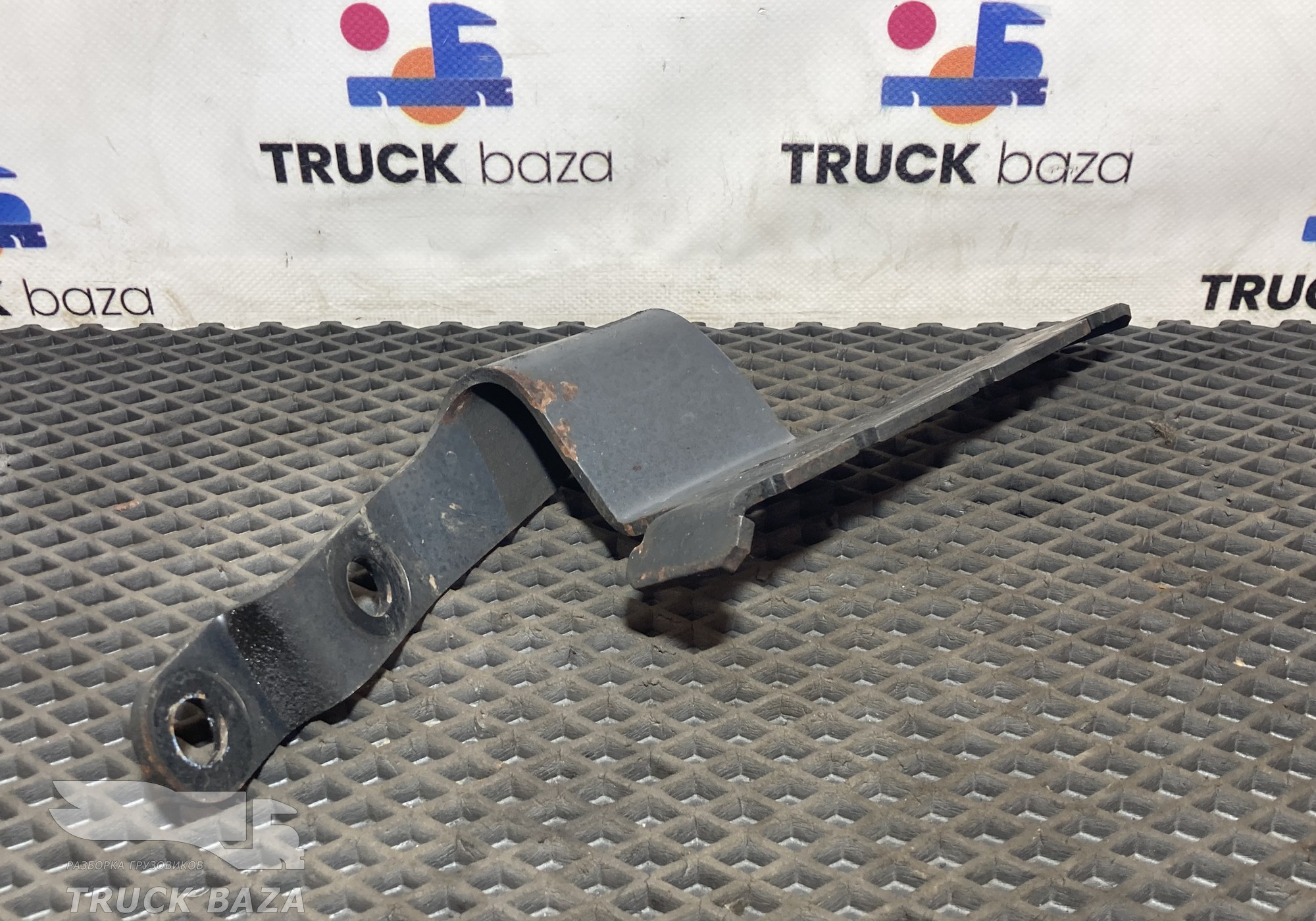 A9304293640 Кронштейн трубок для Mercedes-Benz Actros MP3 (с 2008)