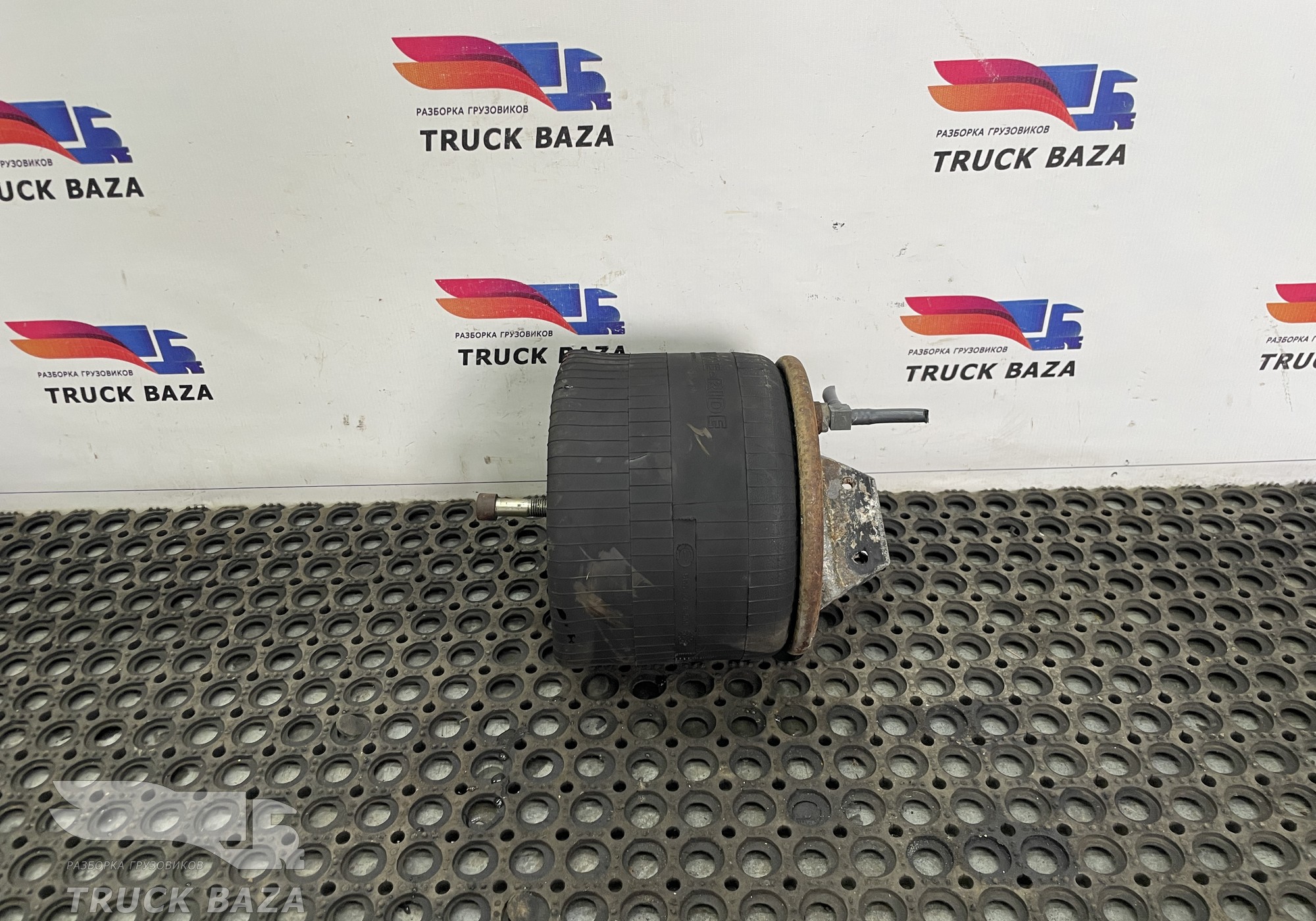 1697678 Подушка пневмоподвески задняя