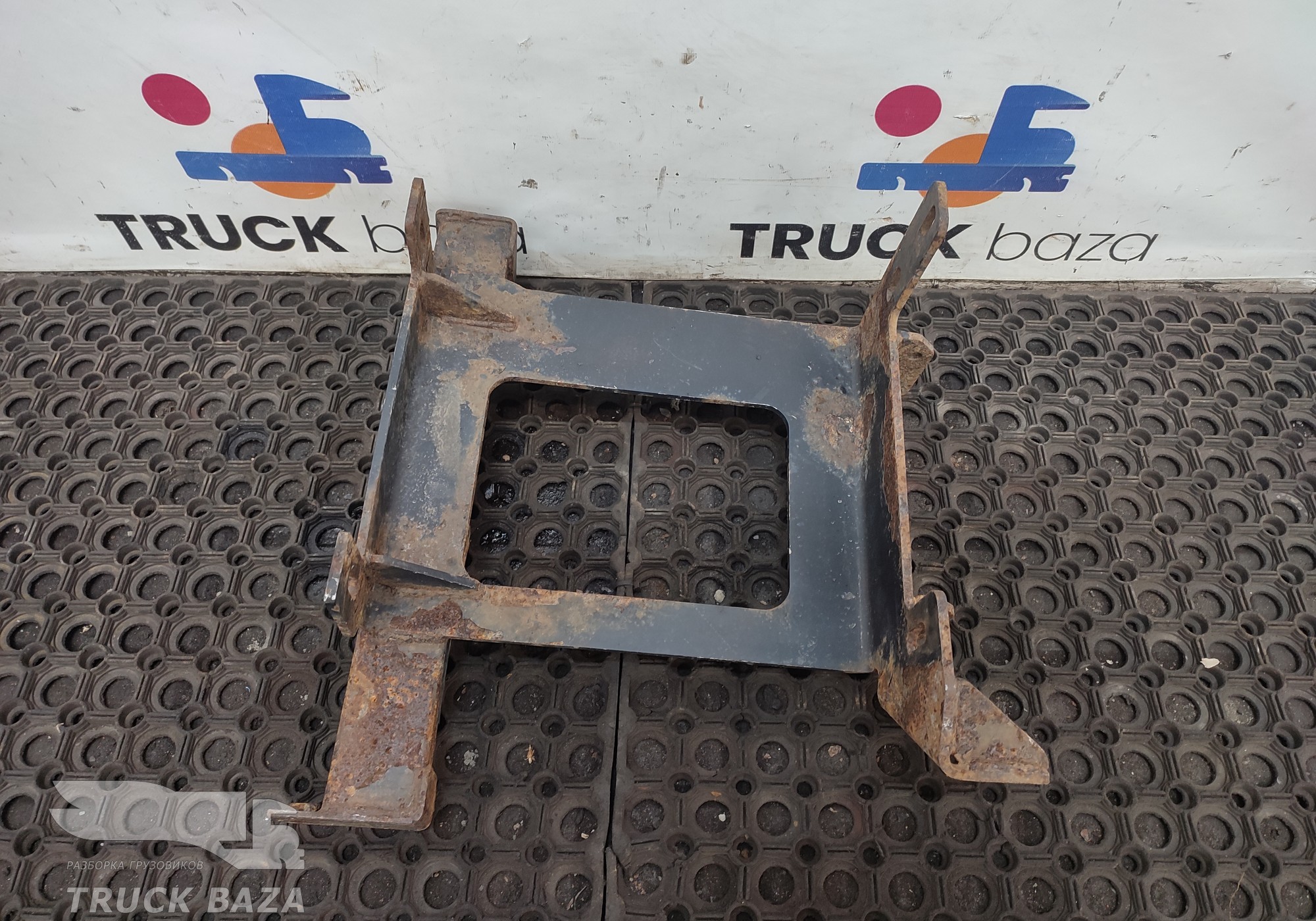 5490840503120 Кронштейн подножки кабины левый для КАМАЗ 5490 (с 2013)