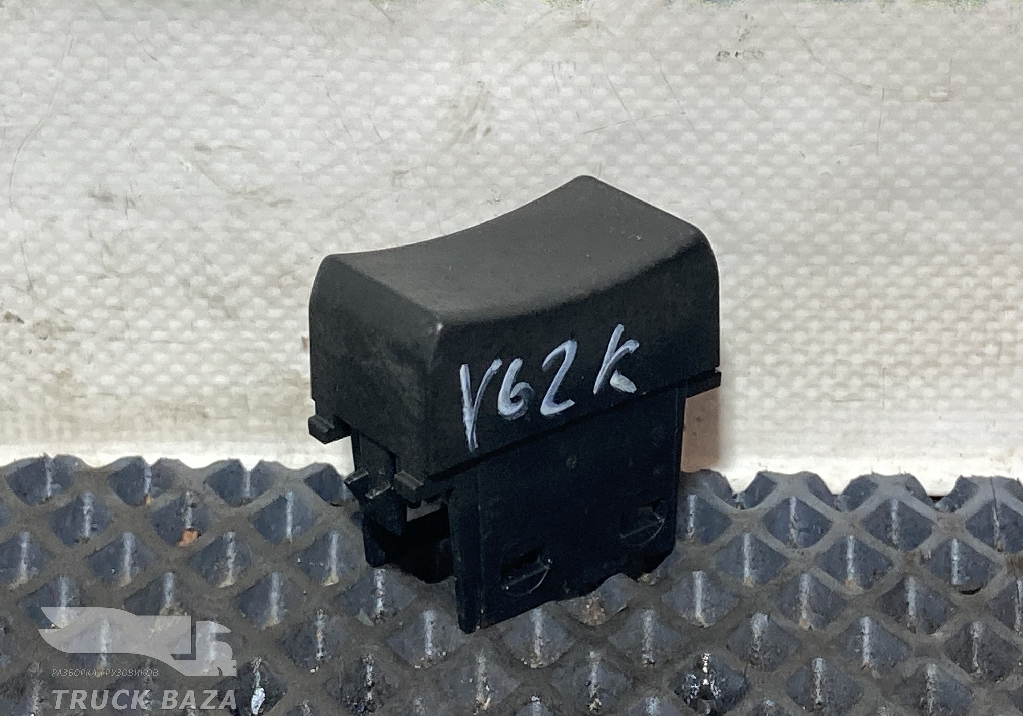 82303552 Заглушка кнопки для Volvo FH 4 (с 2012)