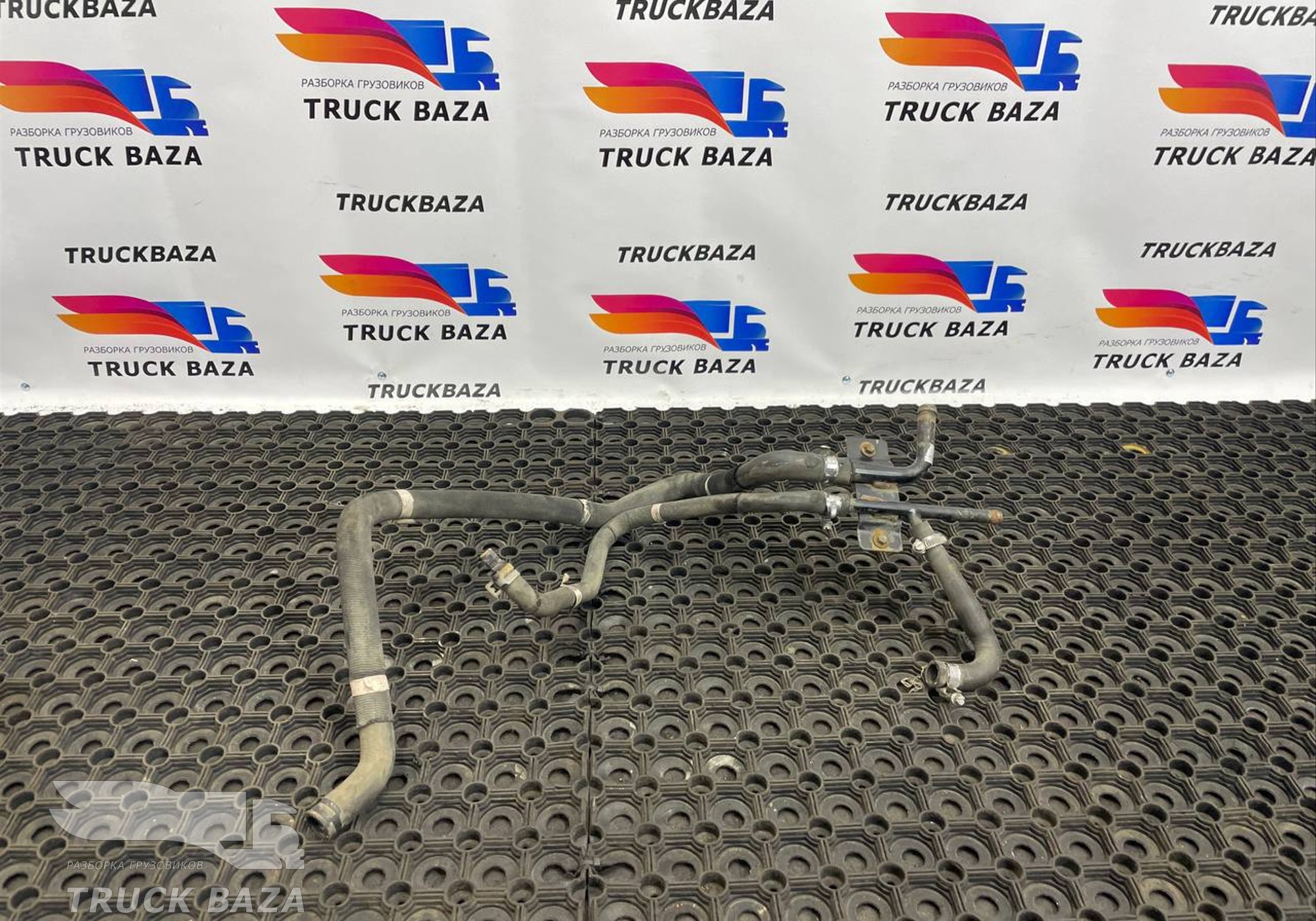 JC468K157BA Трубка системы охлаждения для Ford F-MAX (с 2018)