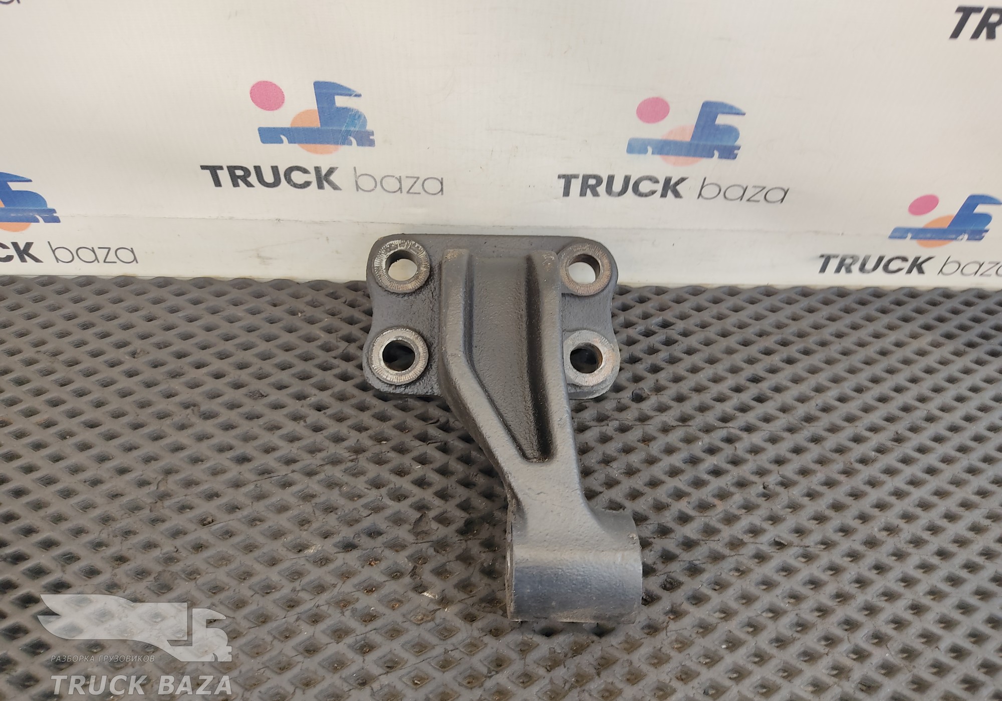 659512905511 Кронштейн амортизатора верхний правый для КАМАЗ 54901
