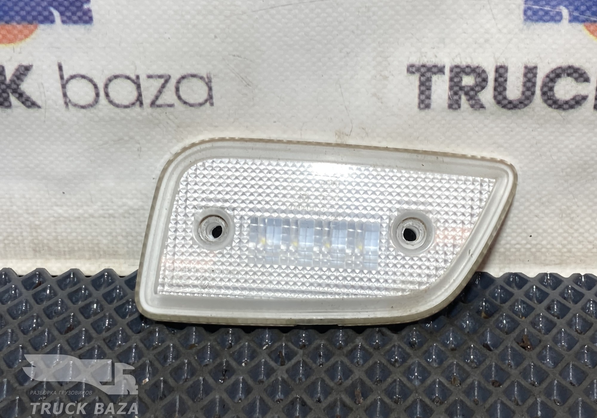 9608202756 Фонарь габаритный левый
