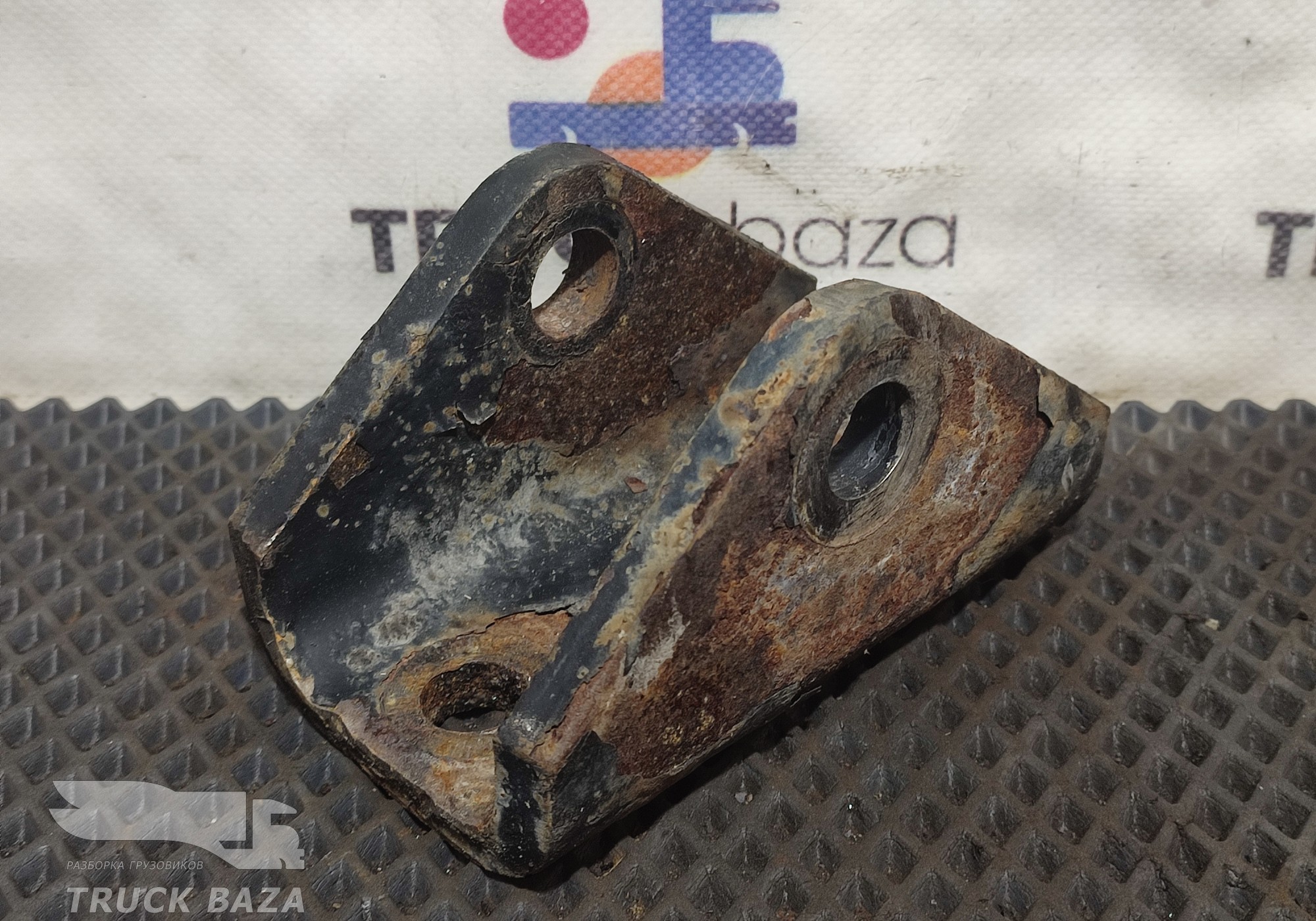 65952916090 Кронштейн стабилизатора