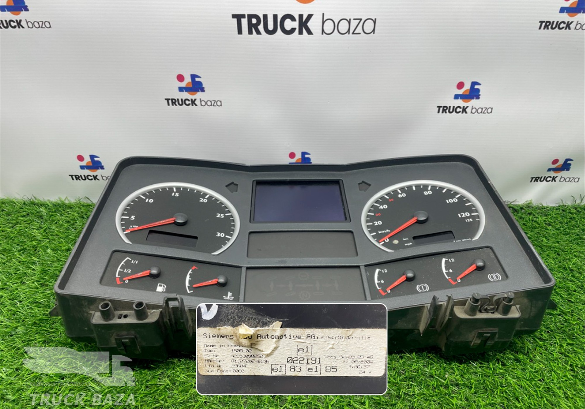 81272026156 Панель приборов