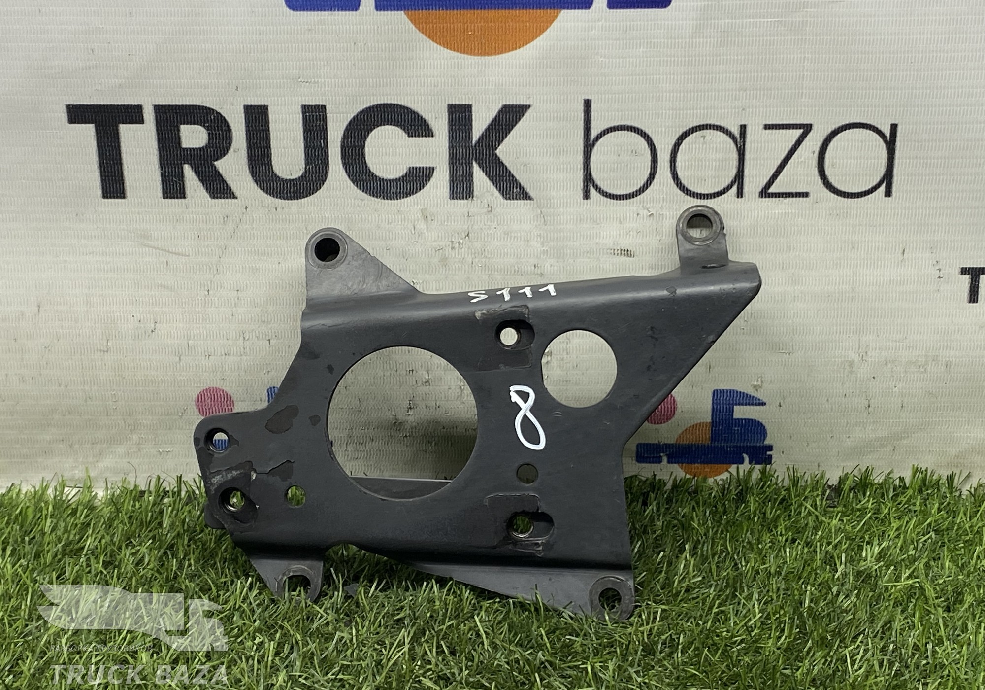 1743910 Кронштейн топливного фильтра