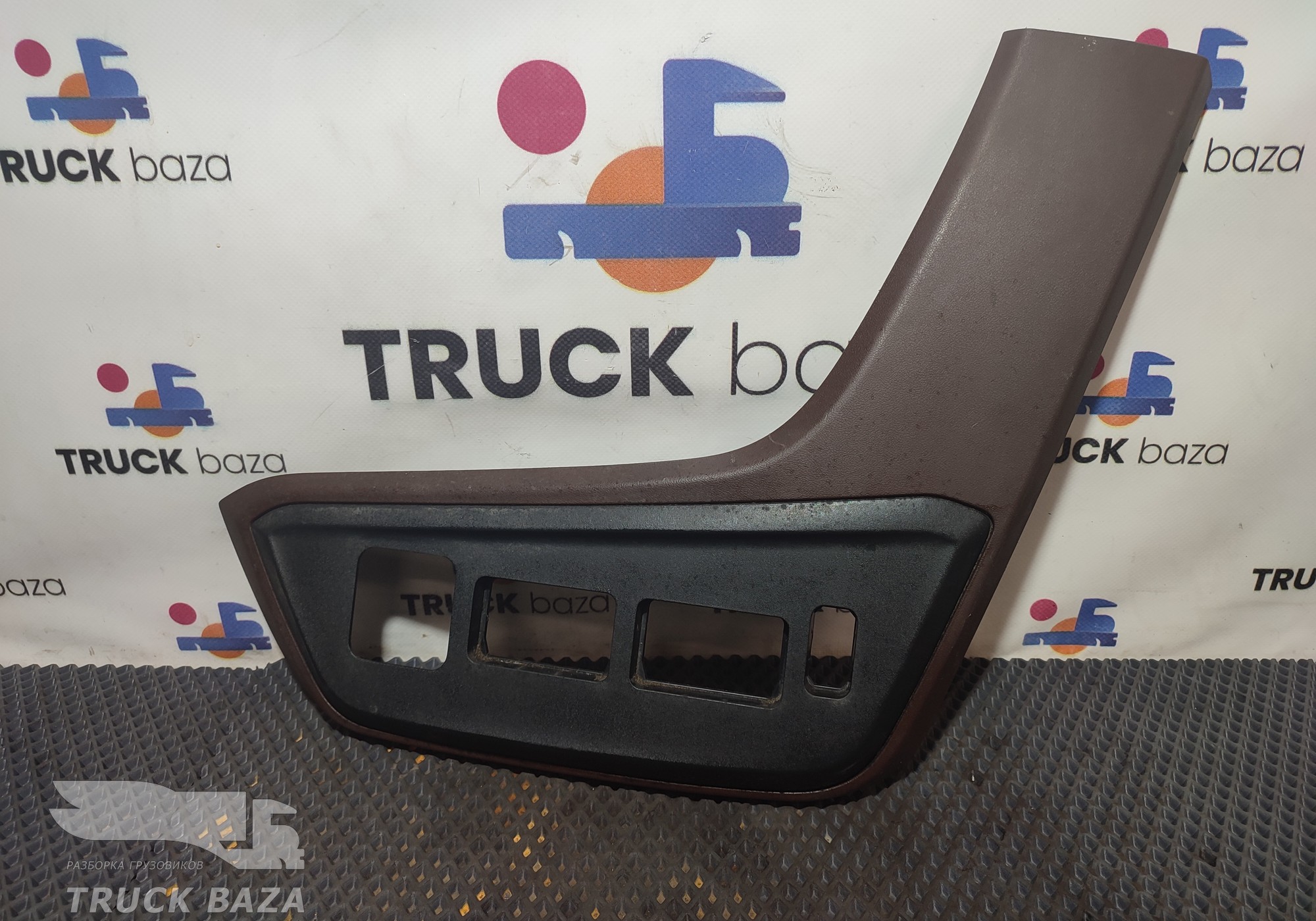 549015325113 Накладка дефлектора правая для КАМАЗ 54901