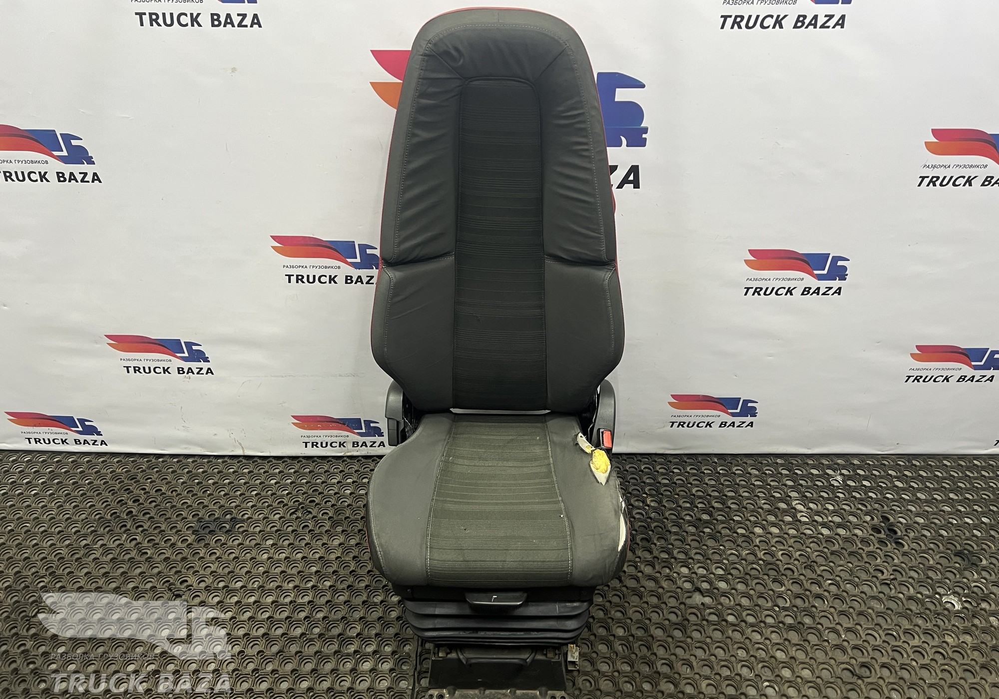 82201655 Сиденье пассажирское механическое