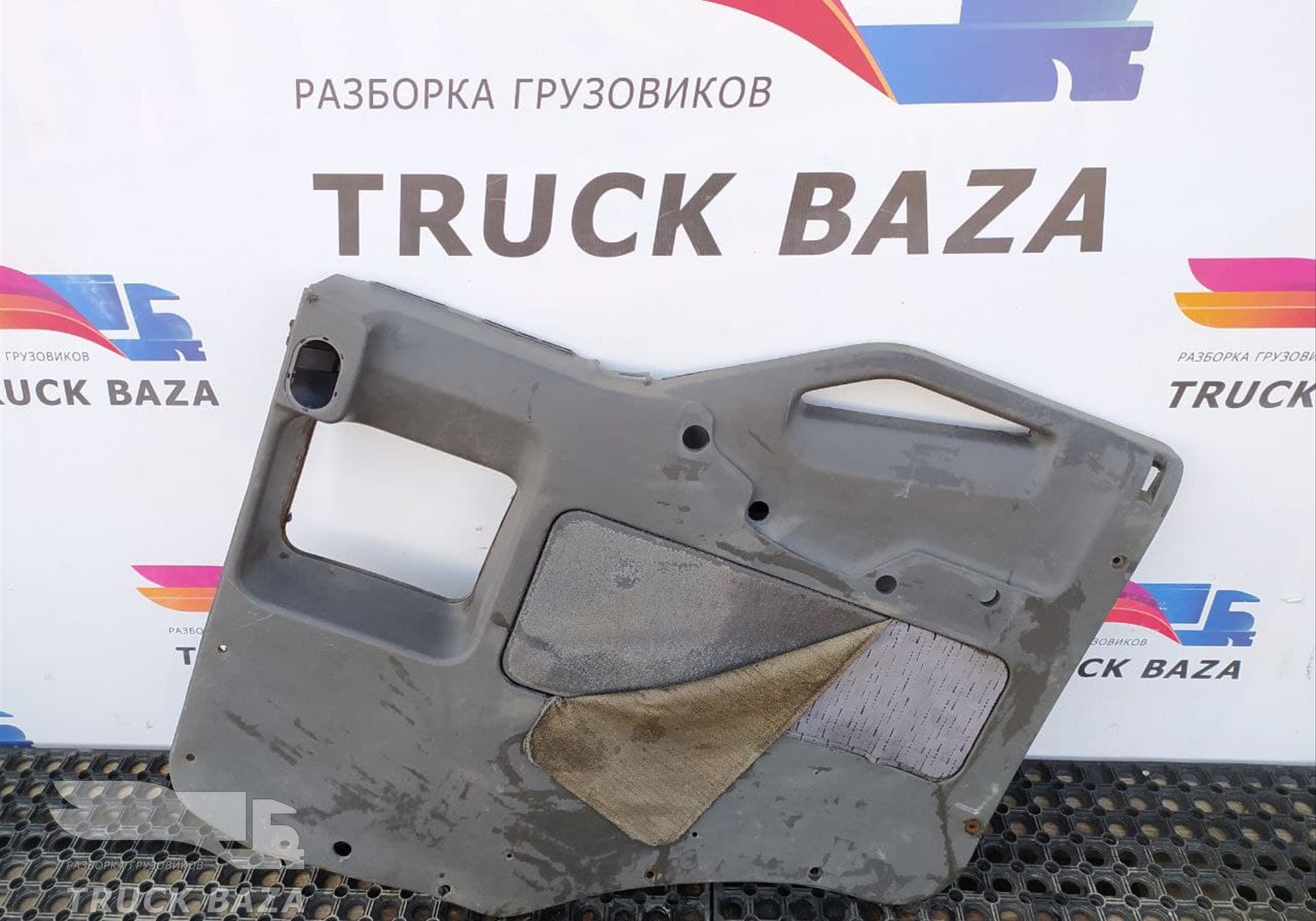 98407495 Обшивка двери правая для Iveco Stralis