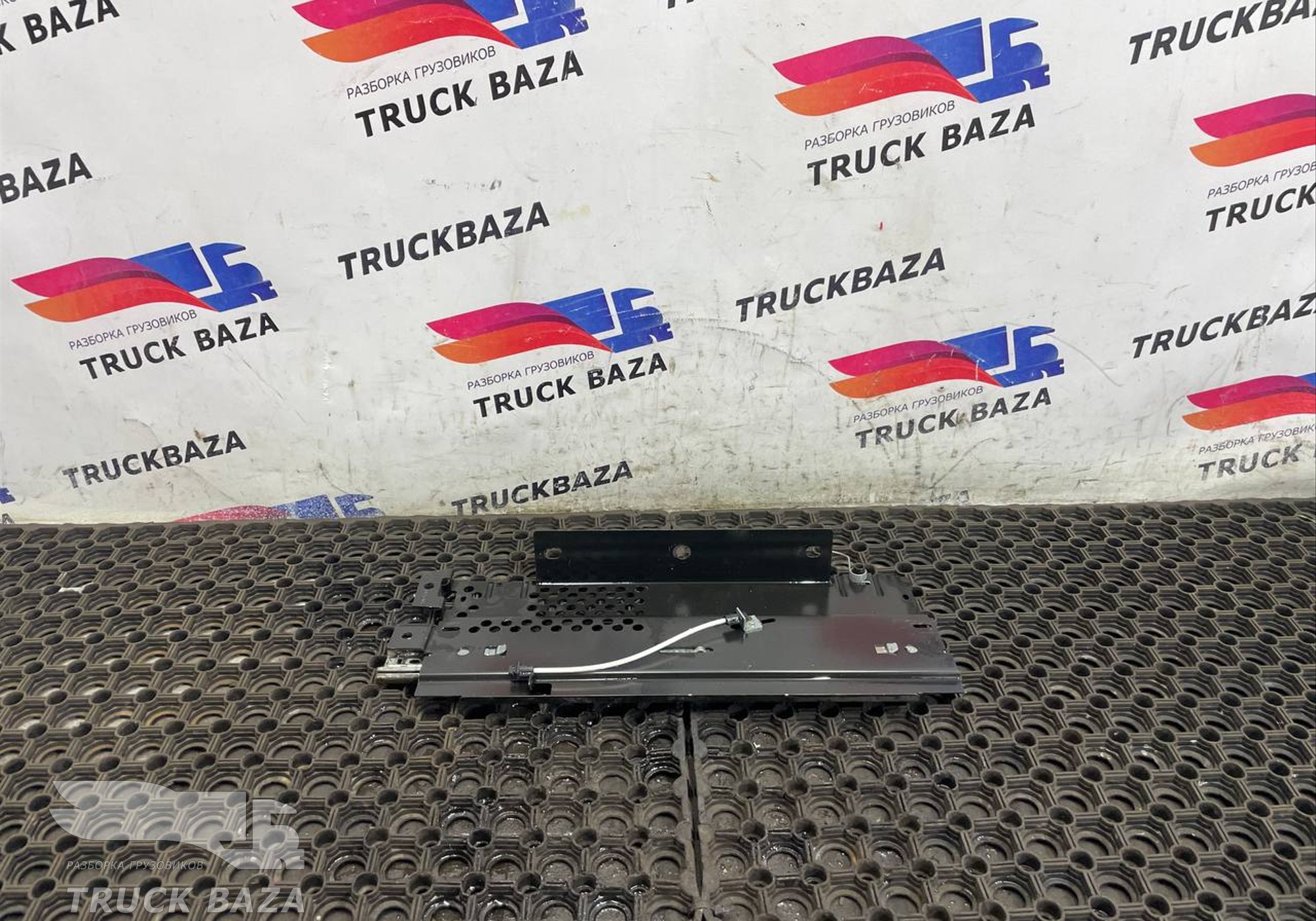 200180 Кронштейн холодильника для Mercedes-Benz Actros MP3 (с 2008)