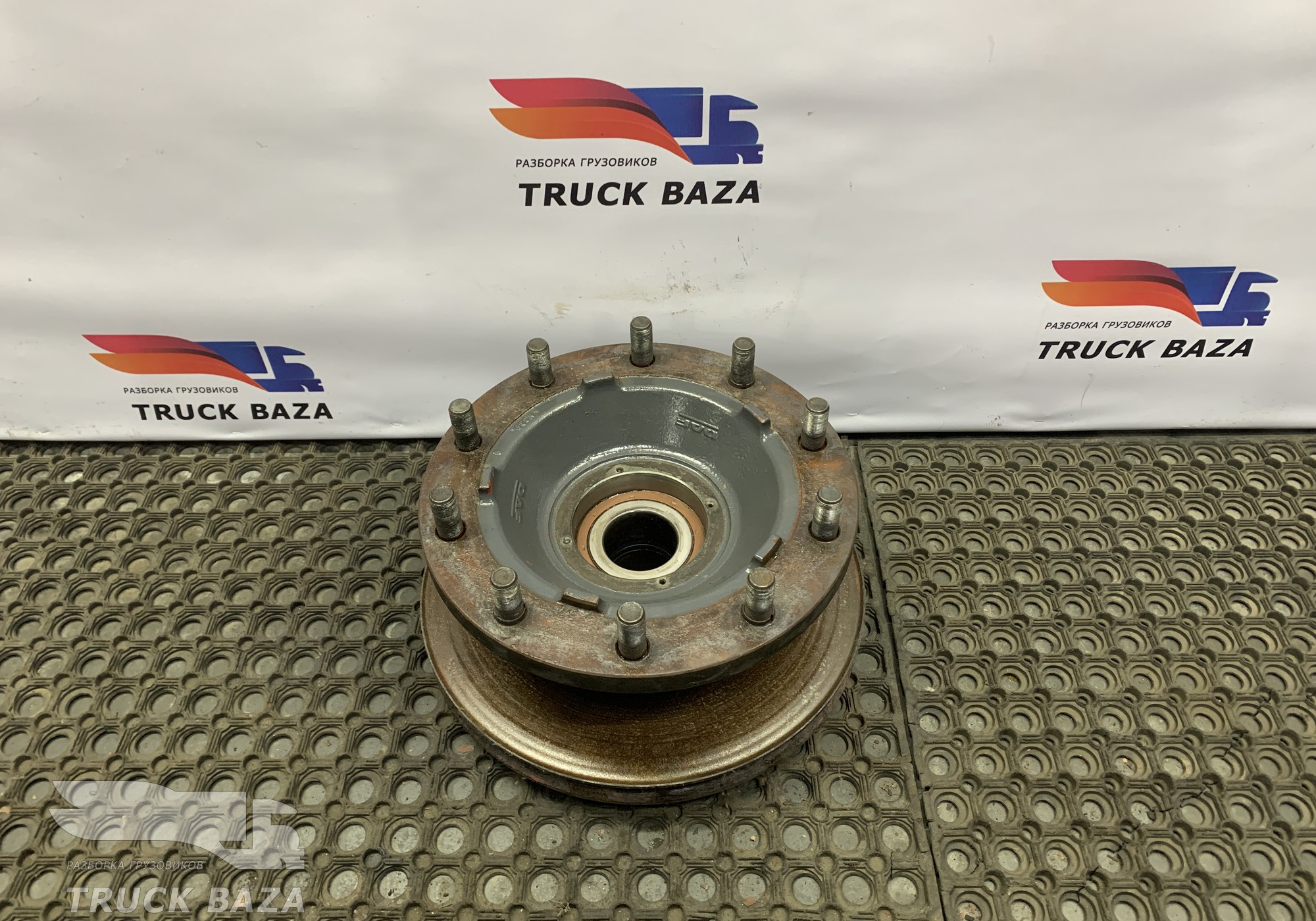 1818004 Ступица передняя