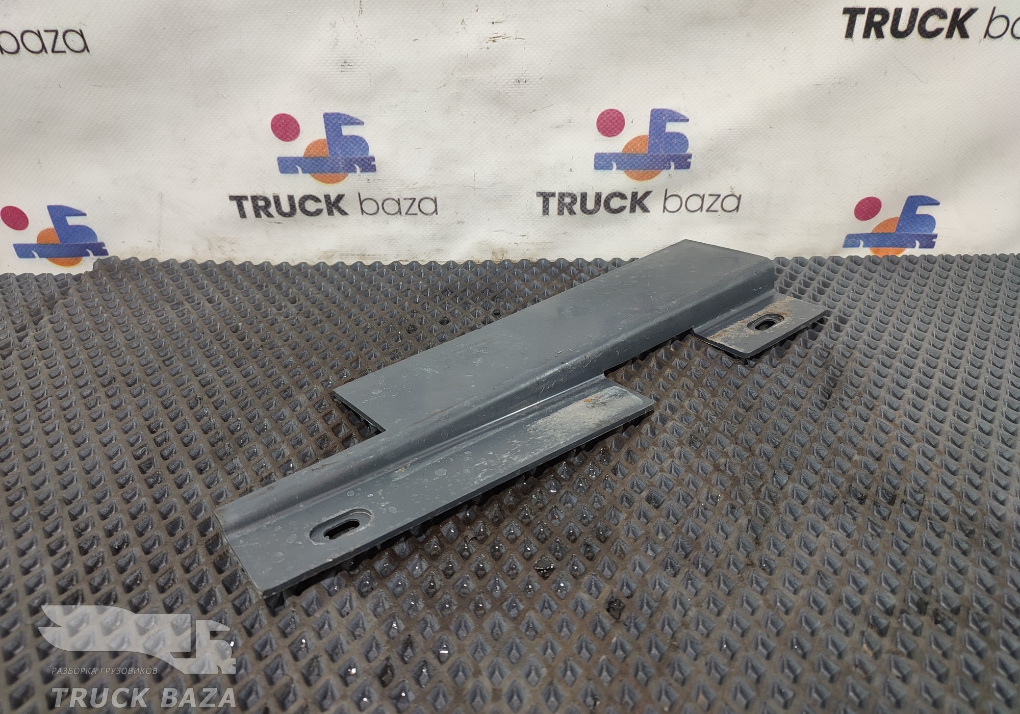 9736843318 Накладка проводки