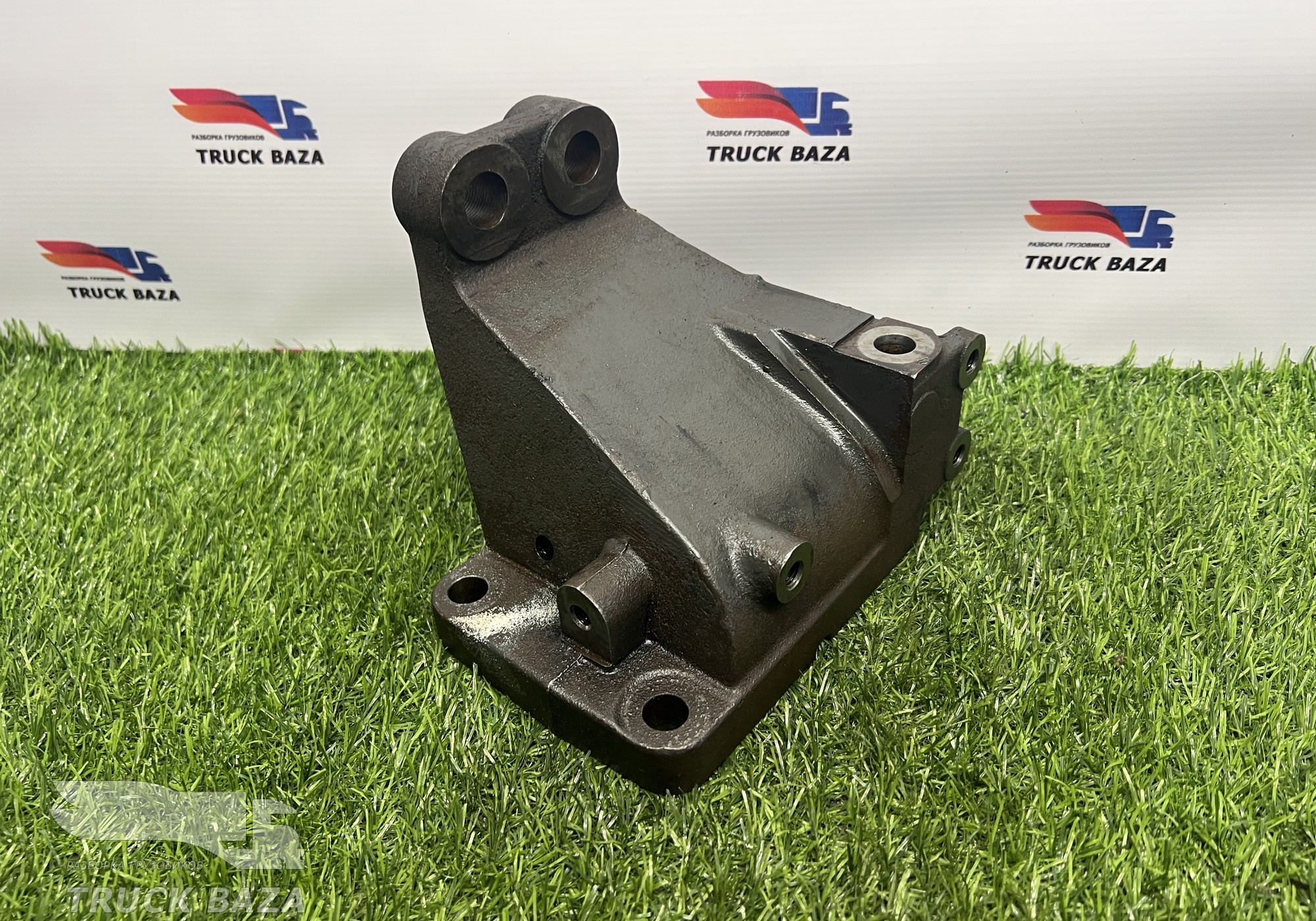 4572241407 Кронштейн двигателя передний для КАМАЗ 5490 (с 2013)