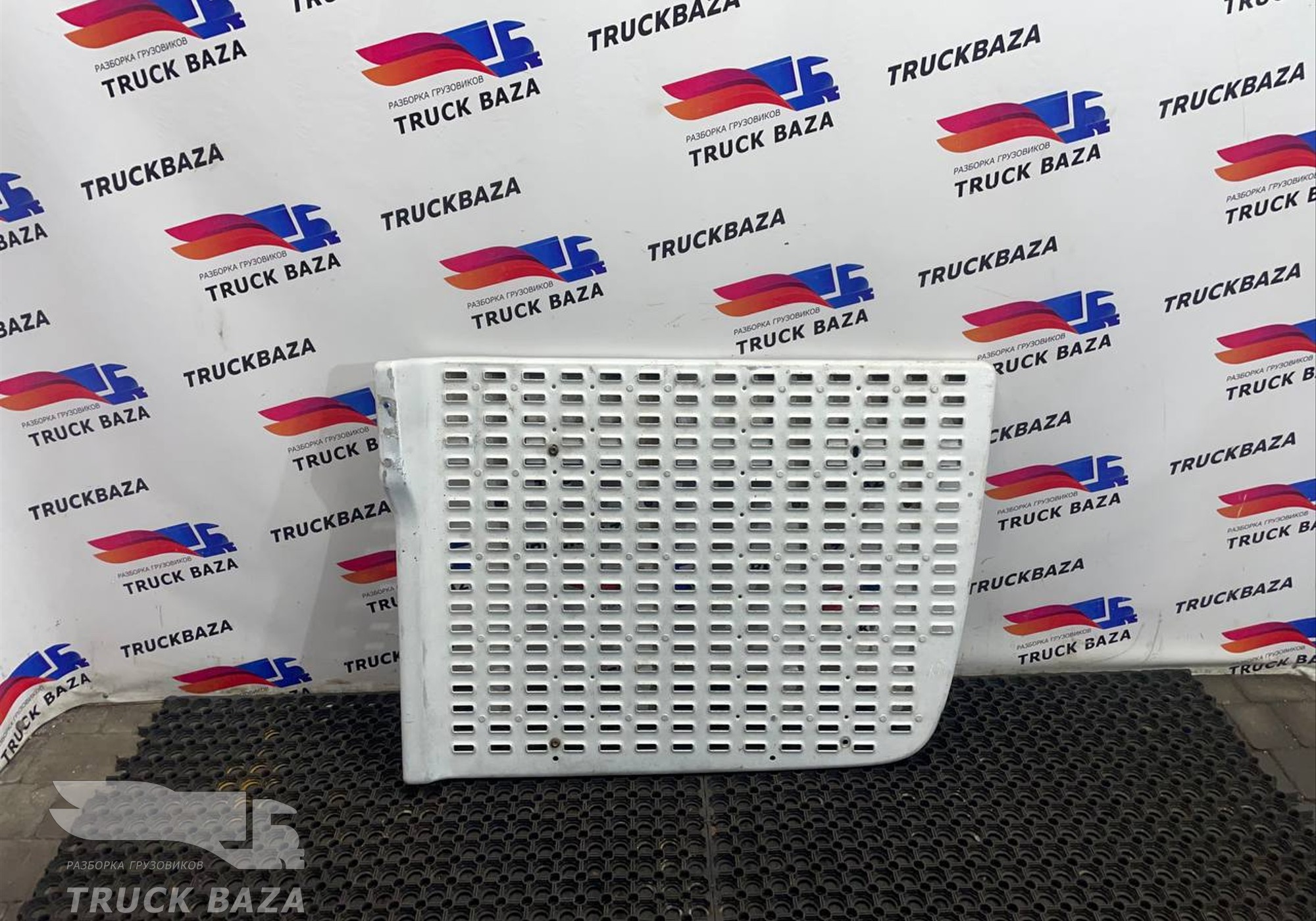 1936146 Трап на раму левый для Daf XF106 (с 2012)