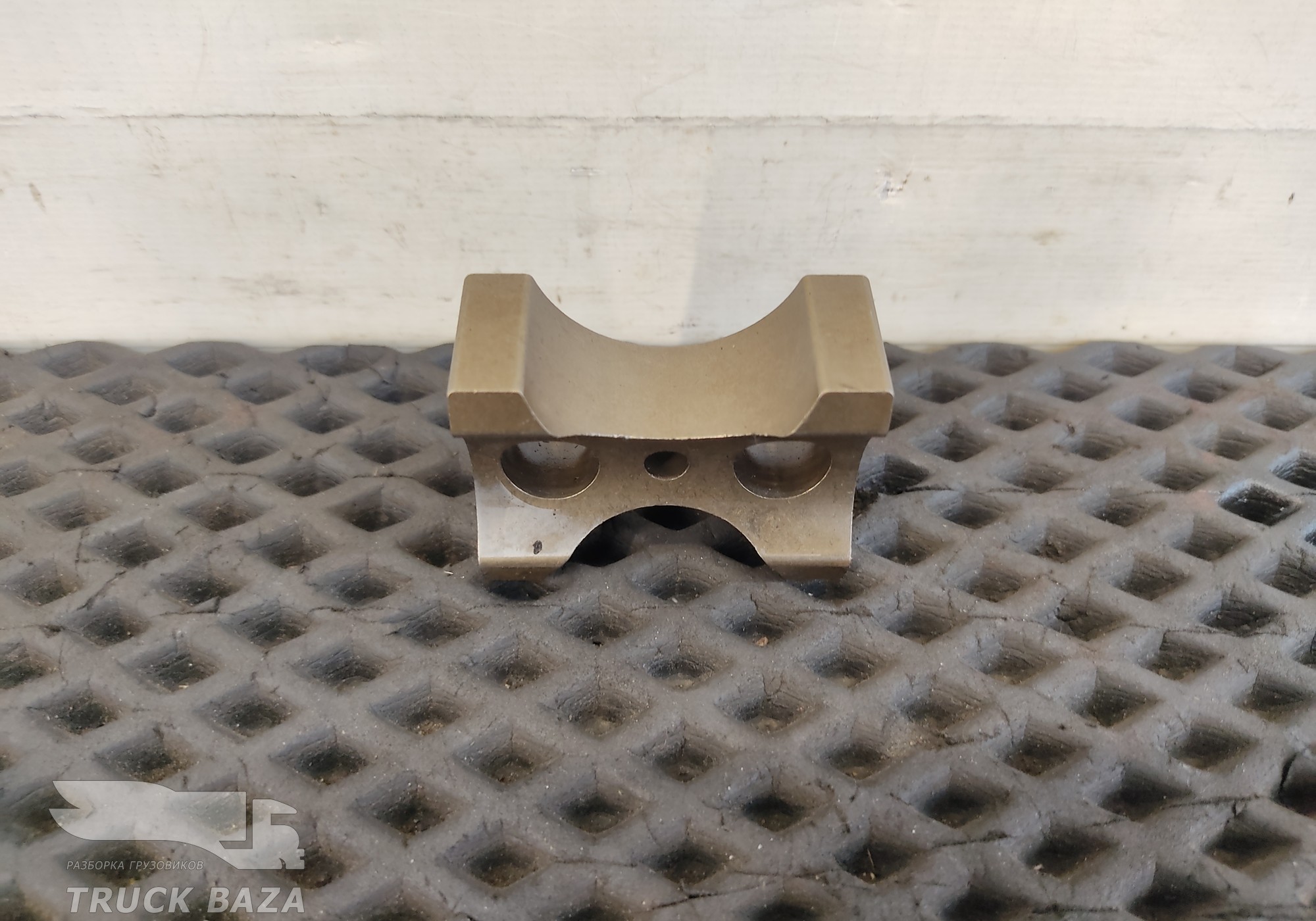 51042020175 Проставка под ось коромысел для Man TGX I (с 2007)