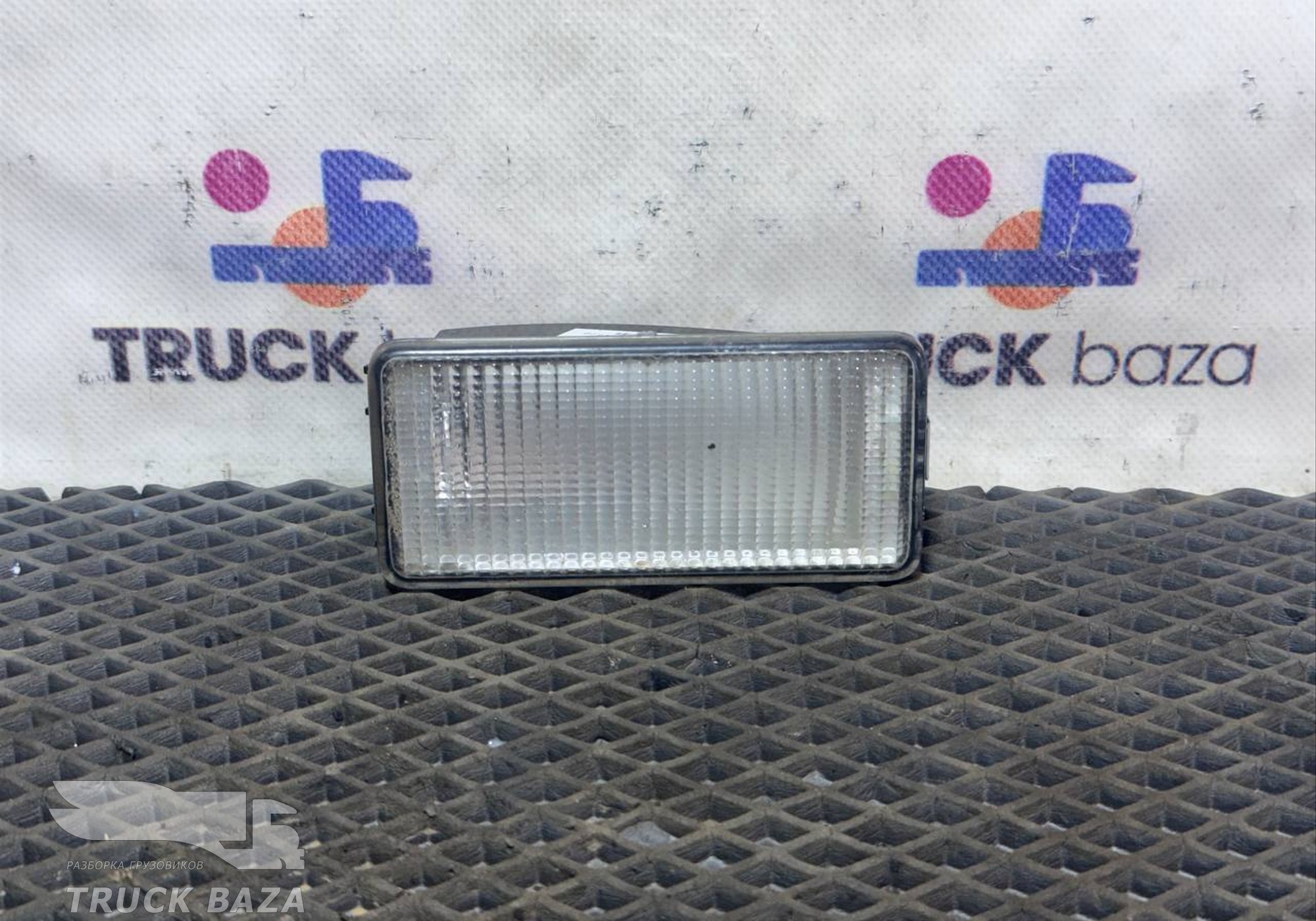 82202076 Плафон подножки для Volvo FH 4 (с 2012)