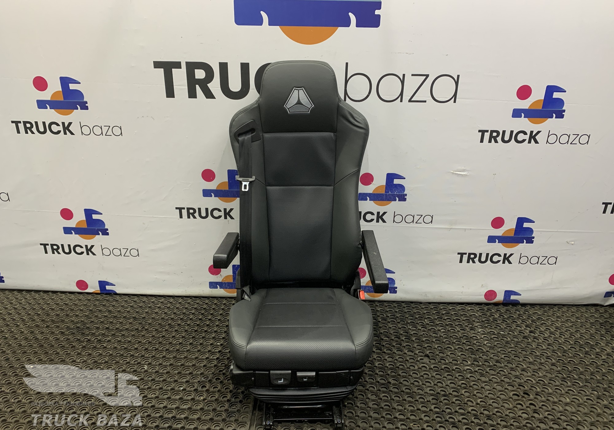 WG1662511179 Сиденье пассажирское пневматическое для Sinotruk Sitrak C7H