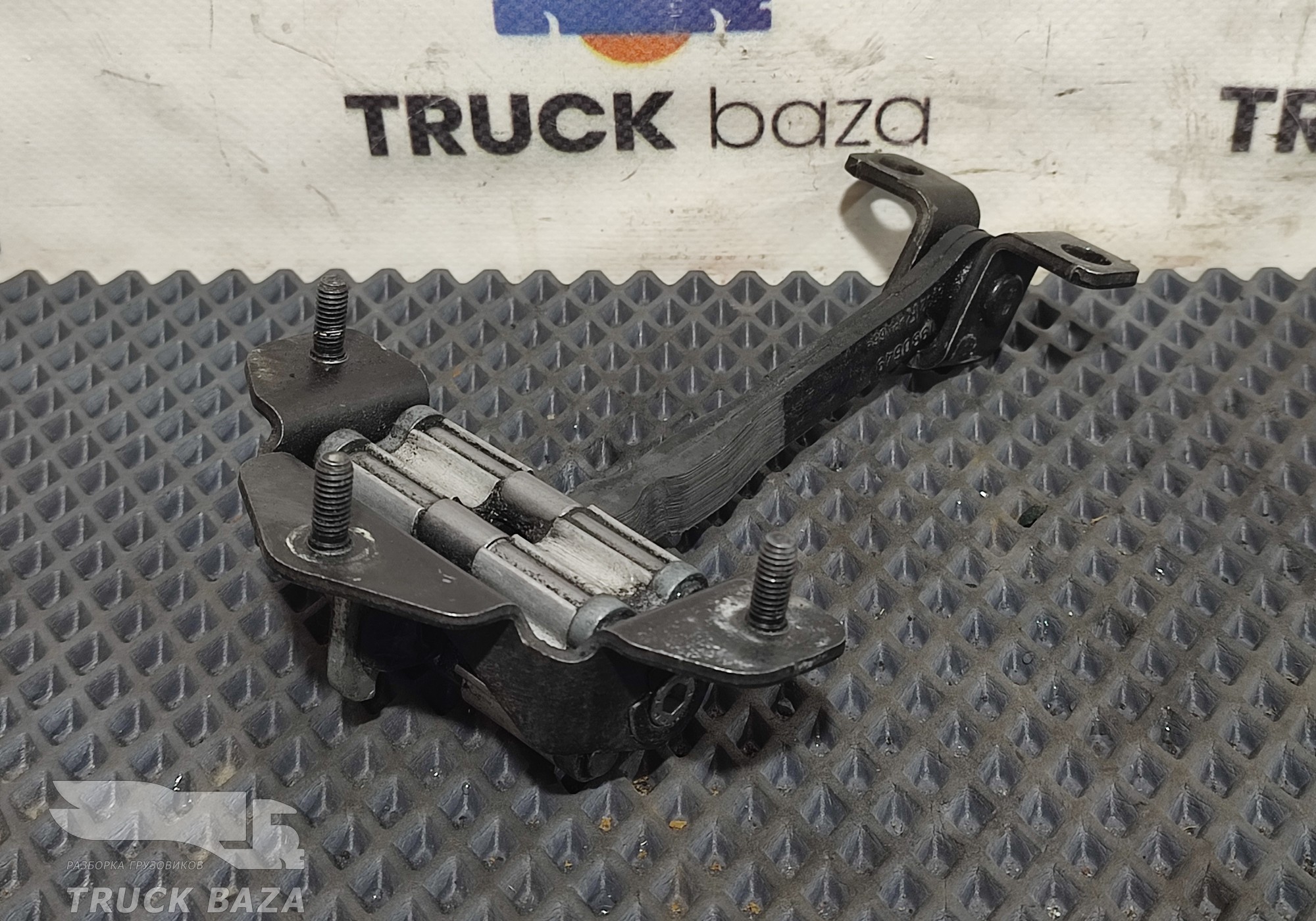 1930649 Ограничитель двери