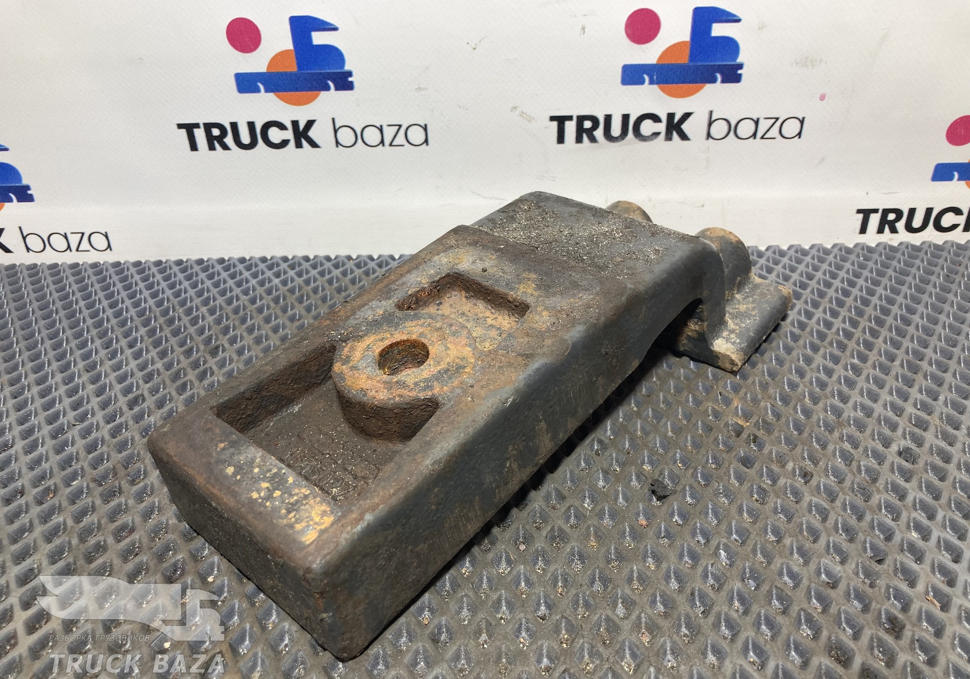 1545027 Кронштейн переднего стабилизатора