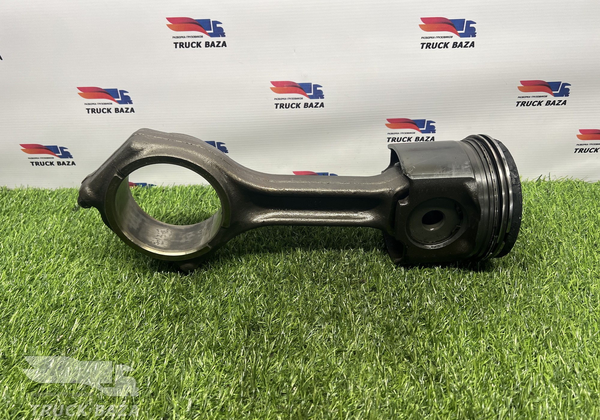 7422106875 Поршень с шатуном